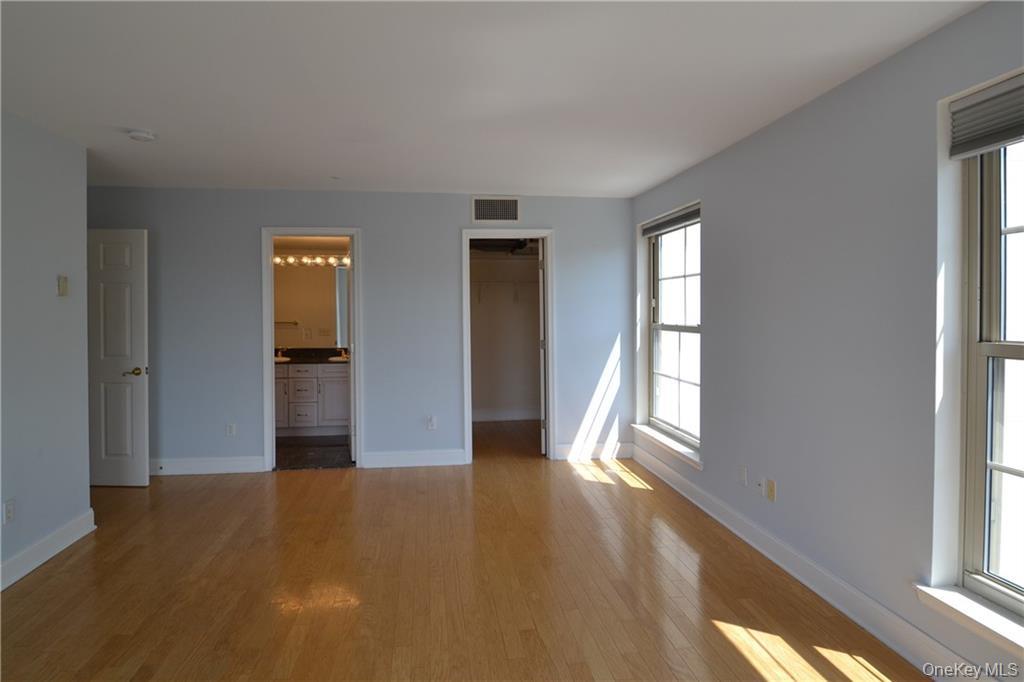 318 Harbor Cove, Unit 318 photo 11
