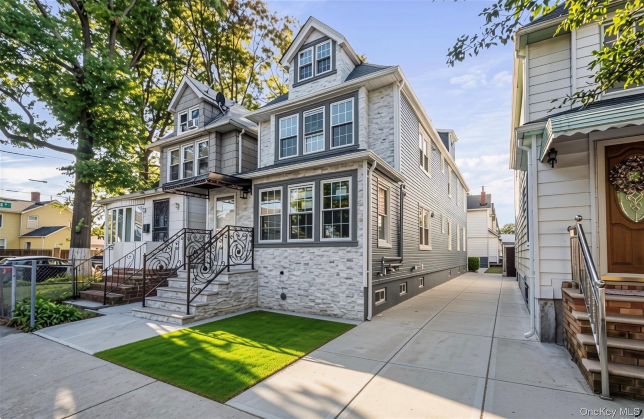 14716 Linden Boulevard – For Sale