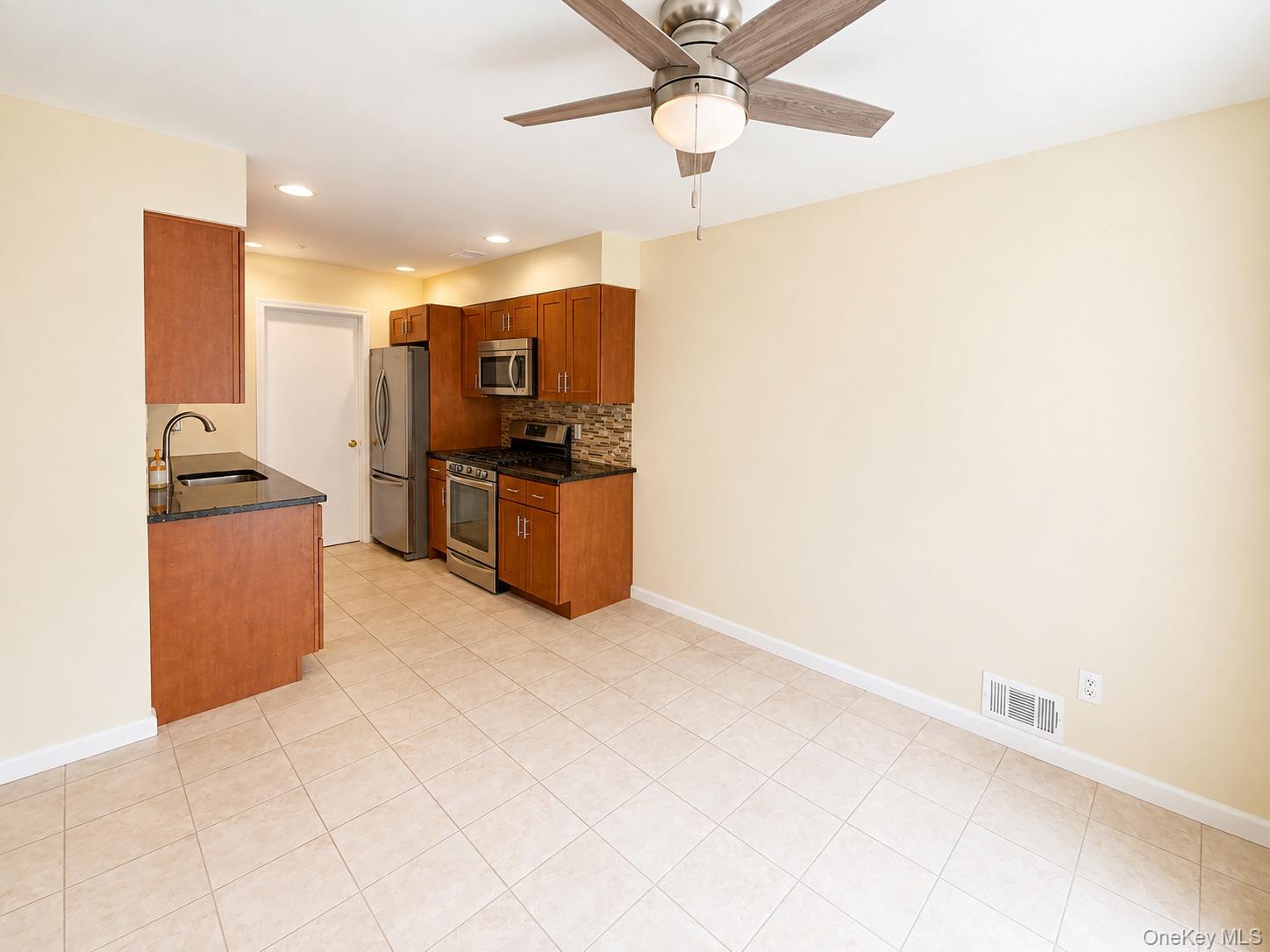 23 Weathervane Way – For Rent photo 9