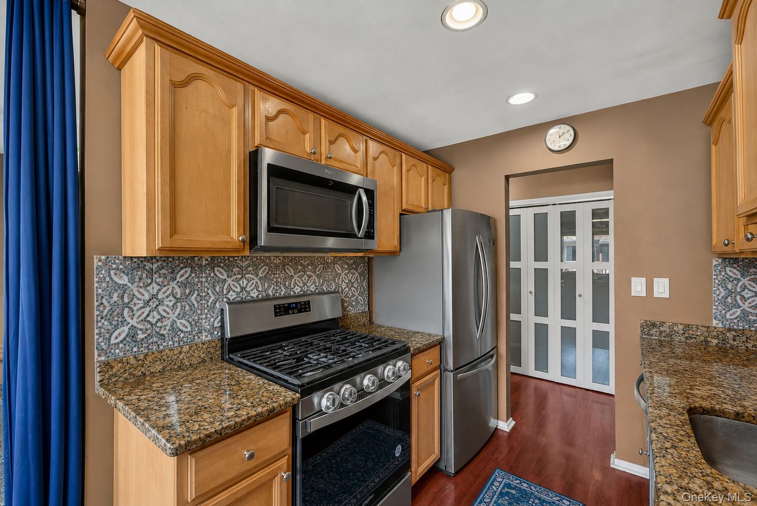 25 College Avenue, Unit 102 photo 7