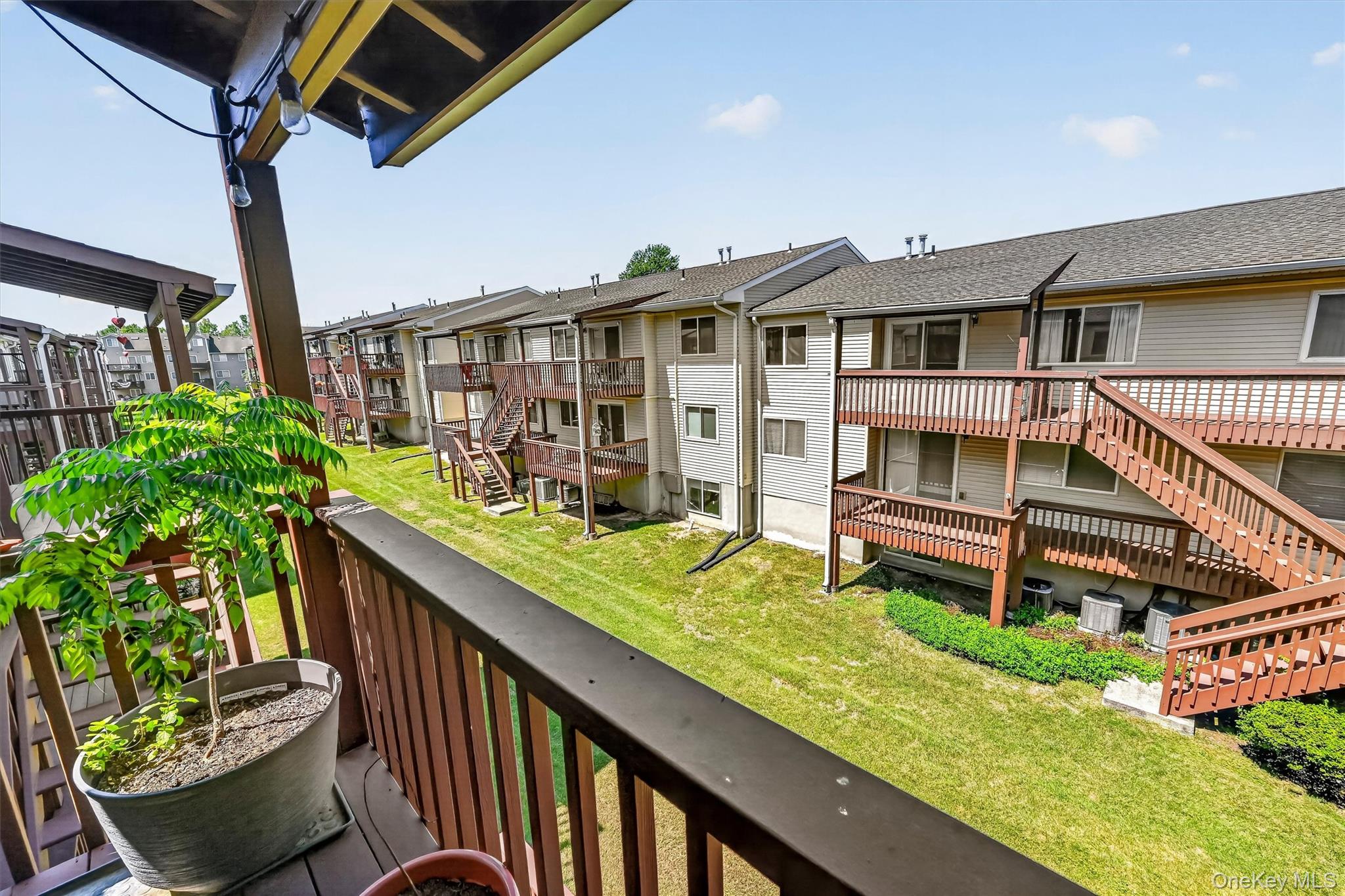 25 College Avenue, Unit 102 photo 30