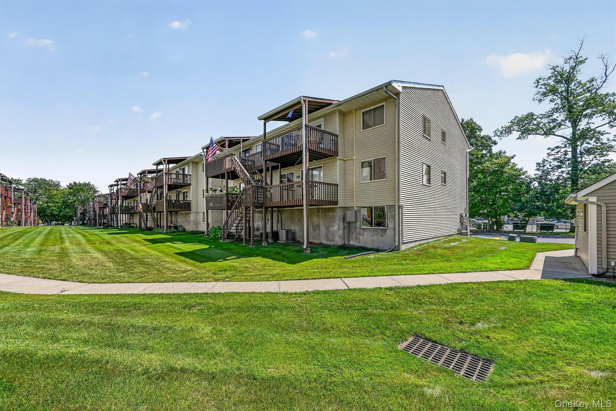 25 College Avenue, Unit 102 photo 34