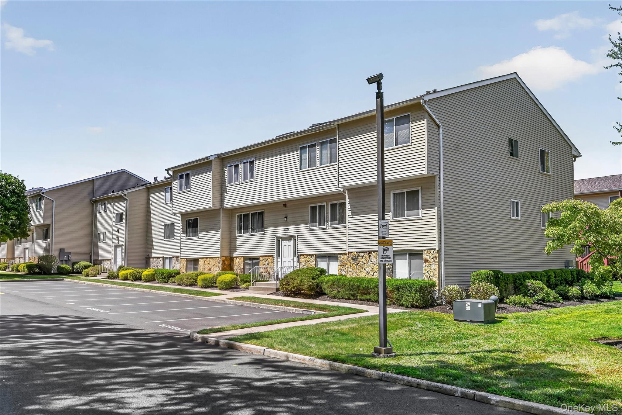 25 College Avenue, Unit 102 photo 4