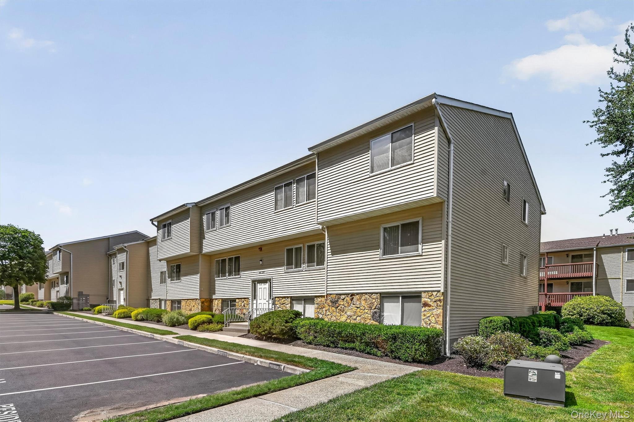 25 College Avenue, Unit 102 photo 2