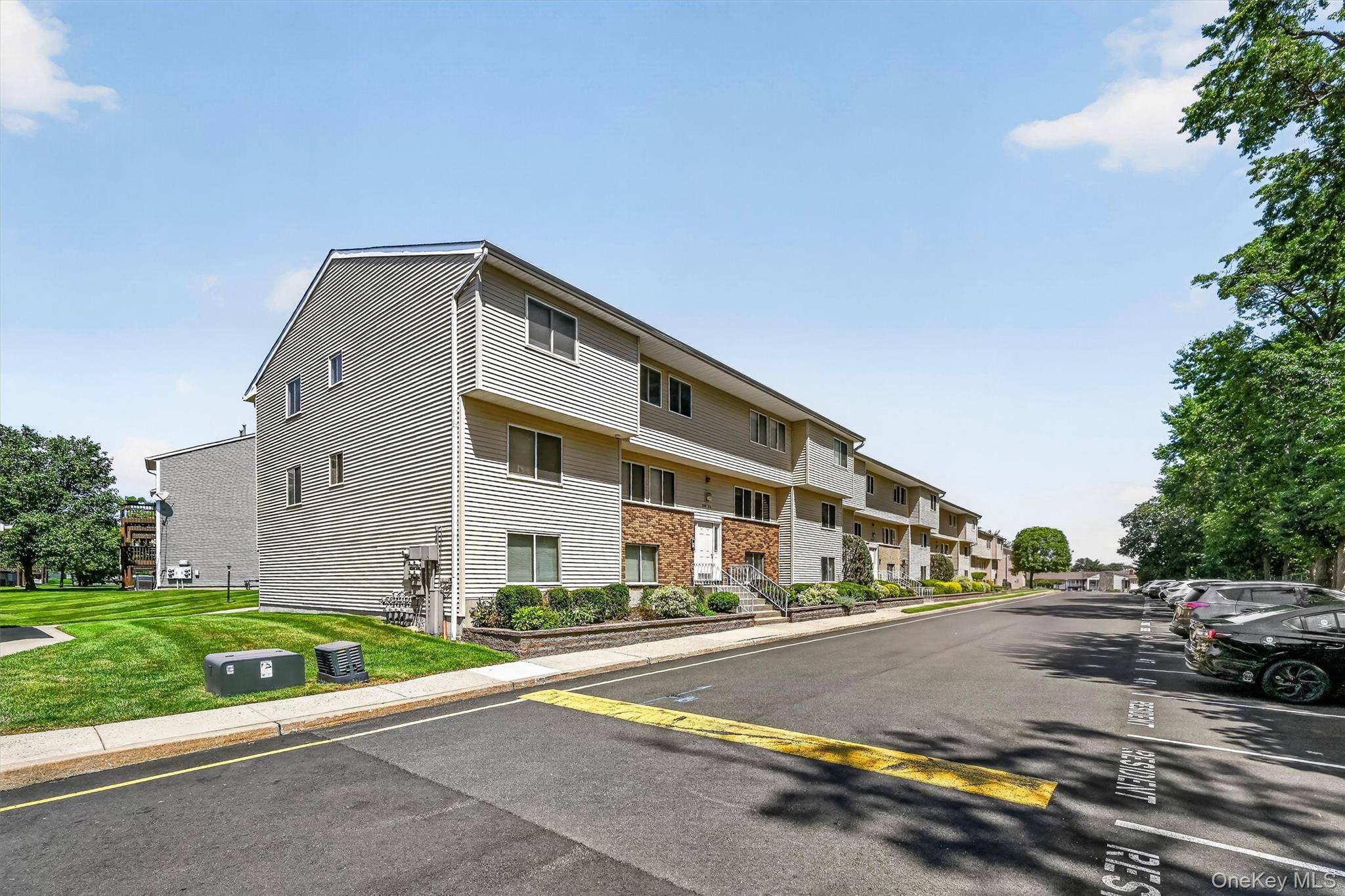 25 College Avenue, Unit 102 photo 3