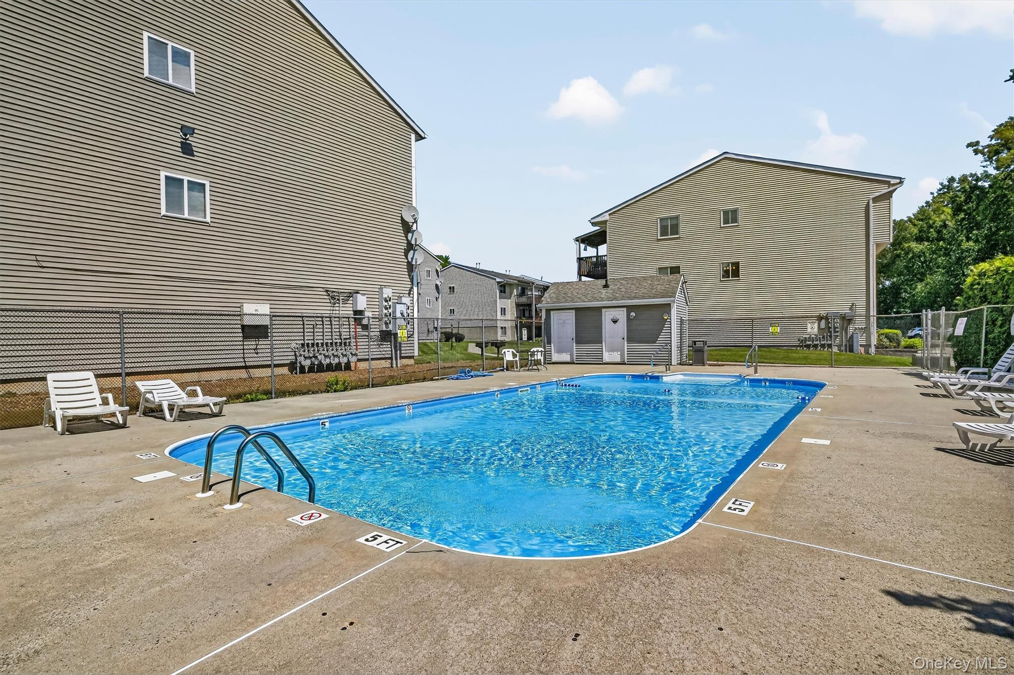 25 College Avenue, Unit 102 photo 35
