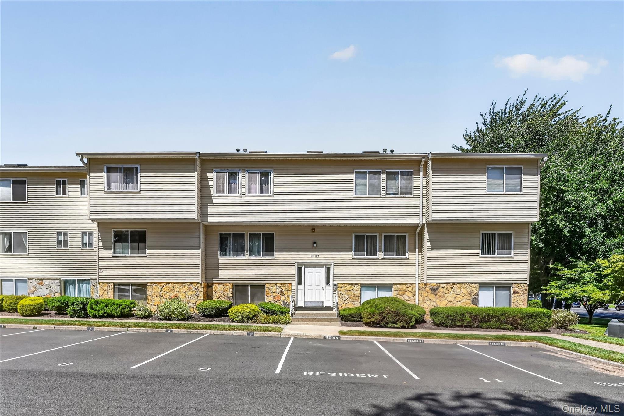 25 College Avenue, Unit 102 photo 5