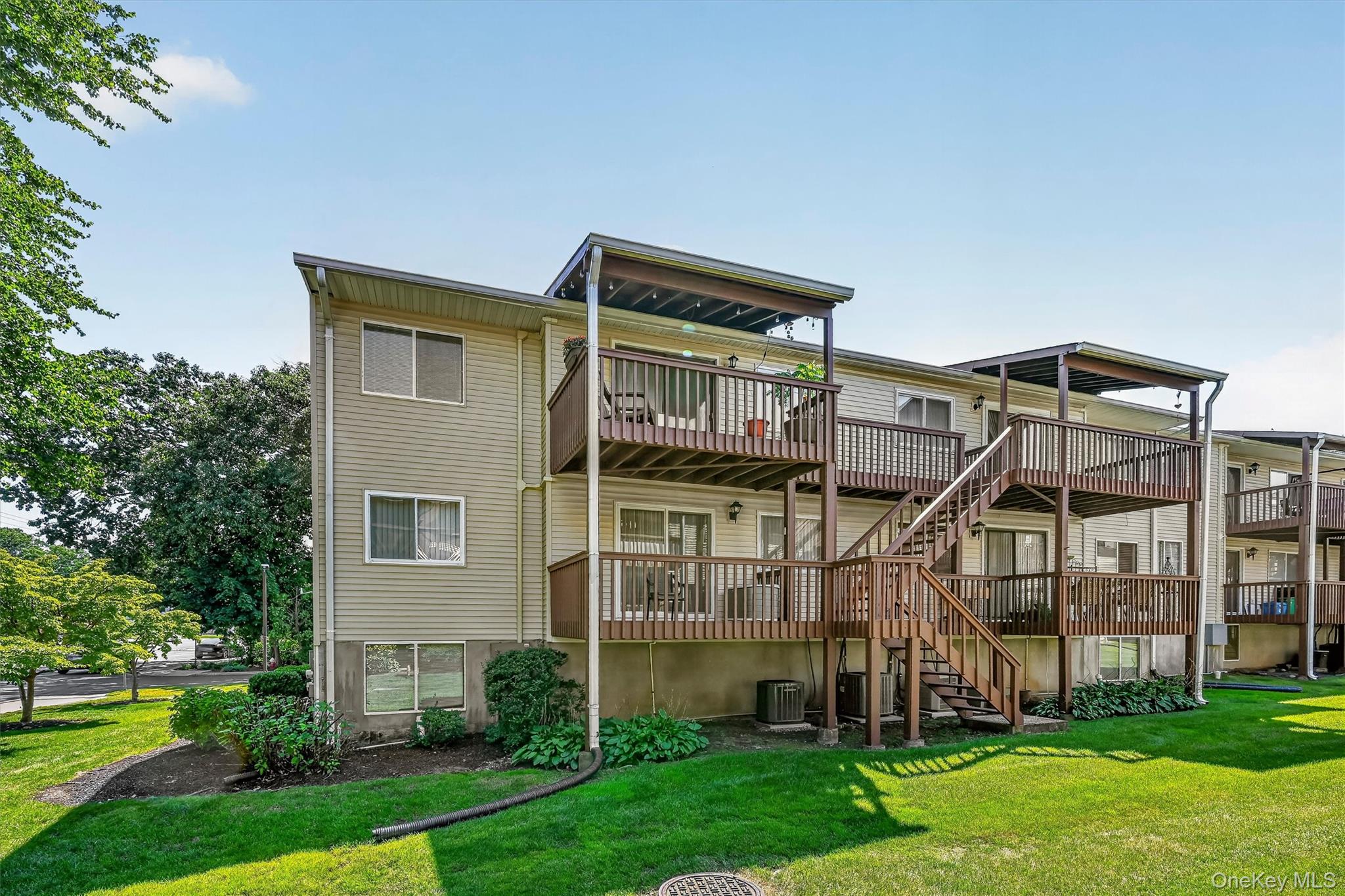 25 College Avenue, Unit 102 photo 33