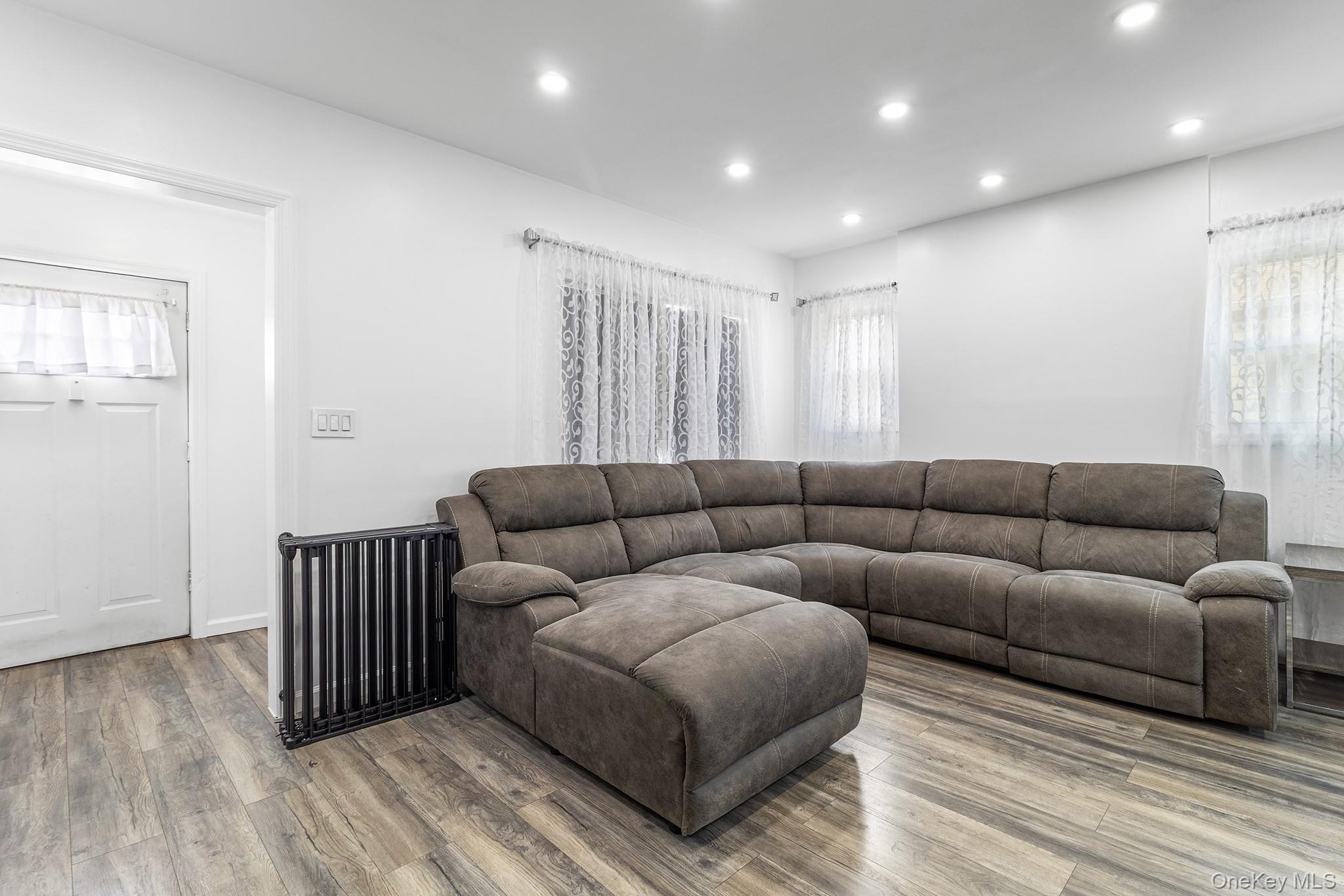 129 Lawson Street – For Sale photo 4