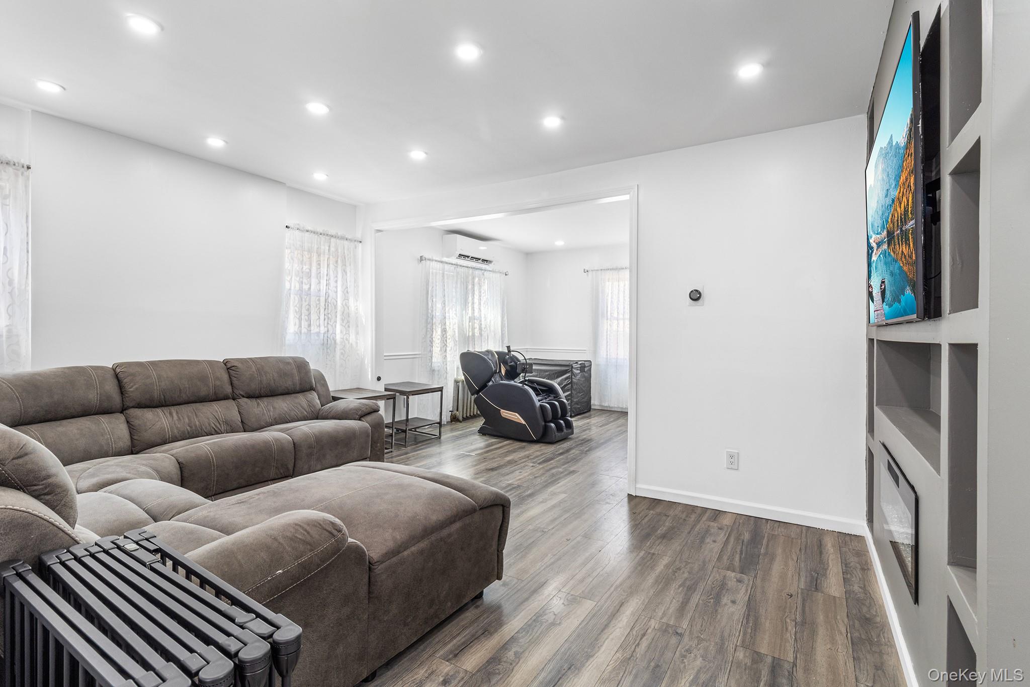129 Lawson Street – For Sale photo 3