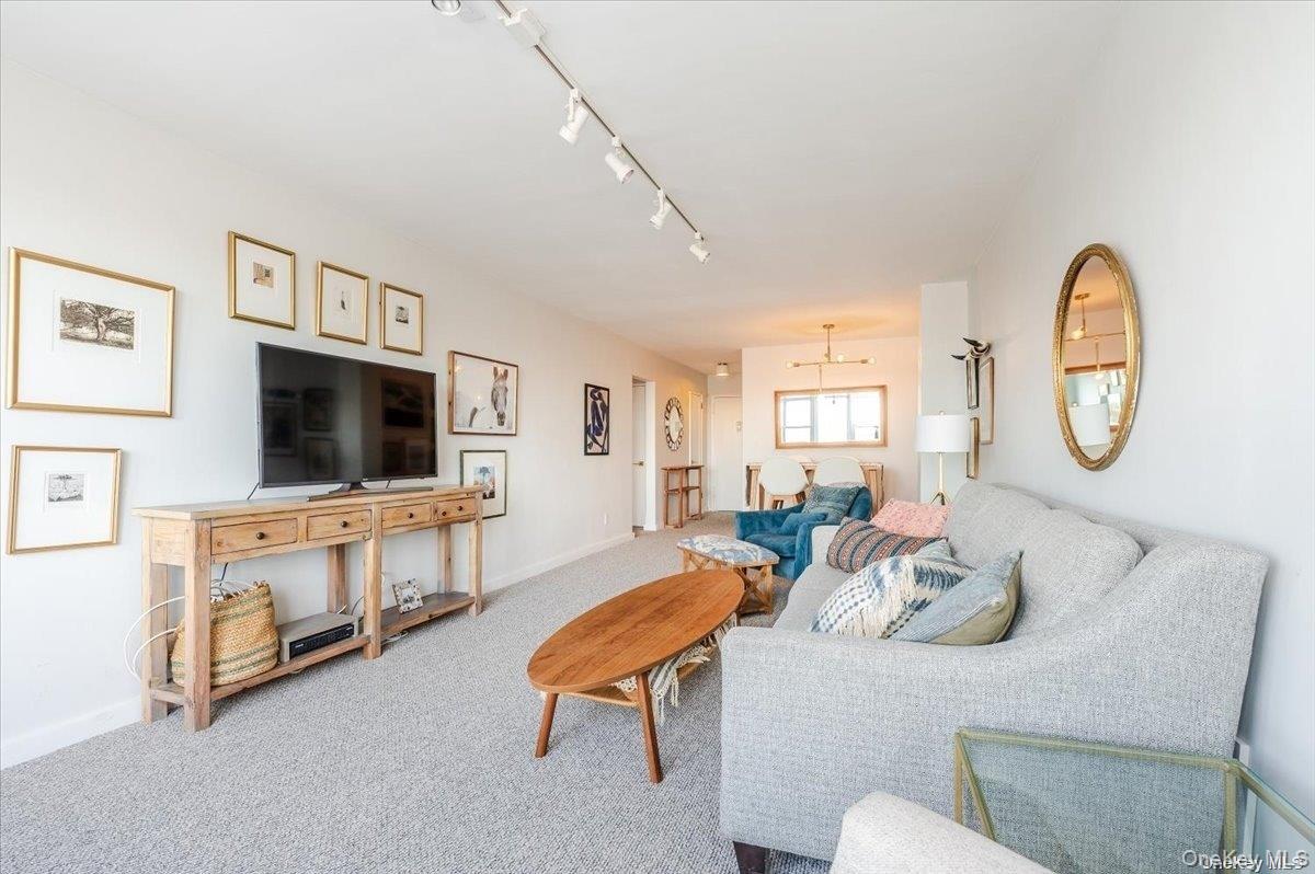 1 E Broadway Ave, Unit 6Q photo 16
