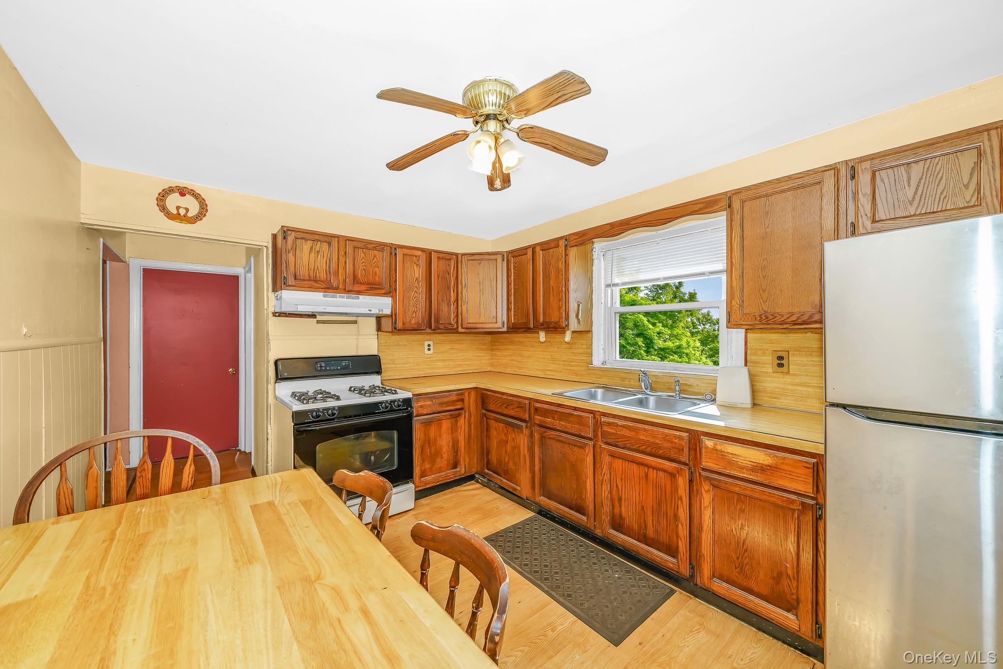 214 Root Avenue – For Sale photo 8