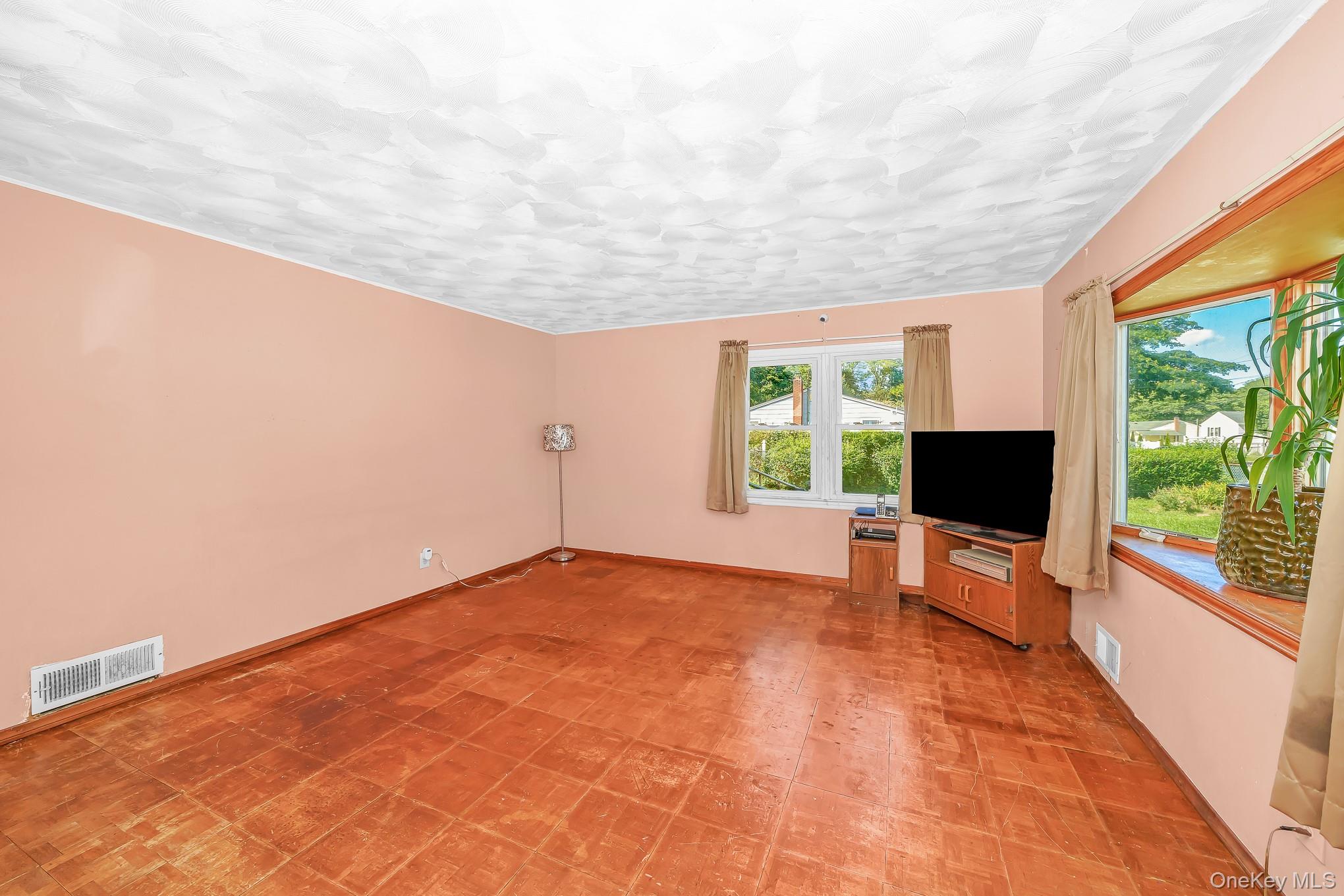 214 Root Avenue – For Sale photo 6