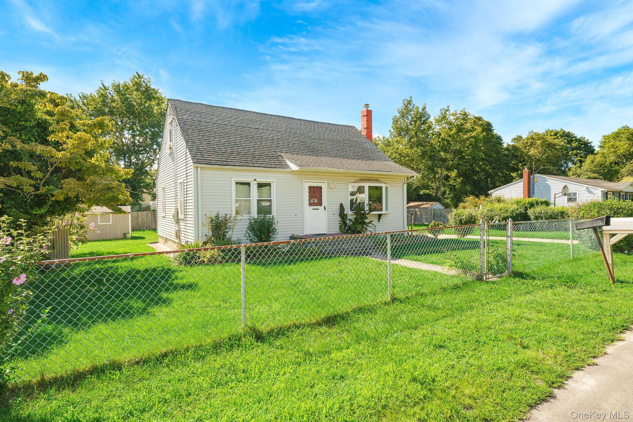 214 Root Avenue – For Sale photo 2