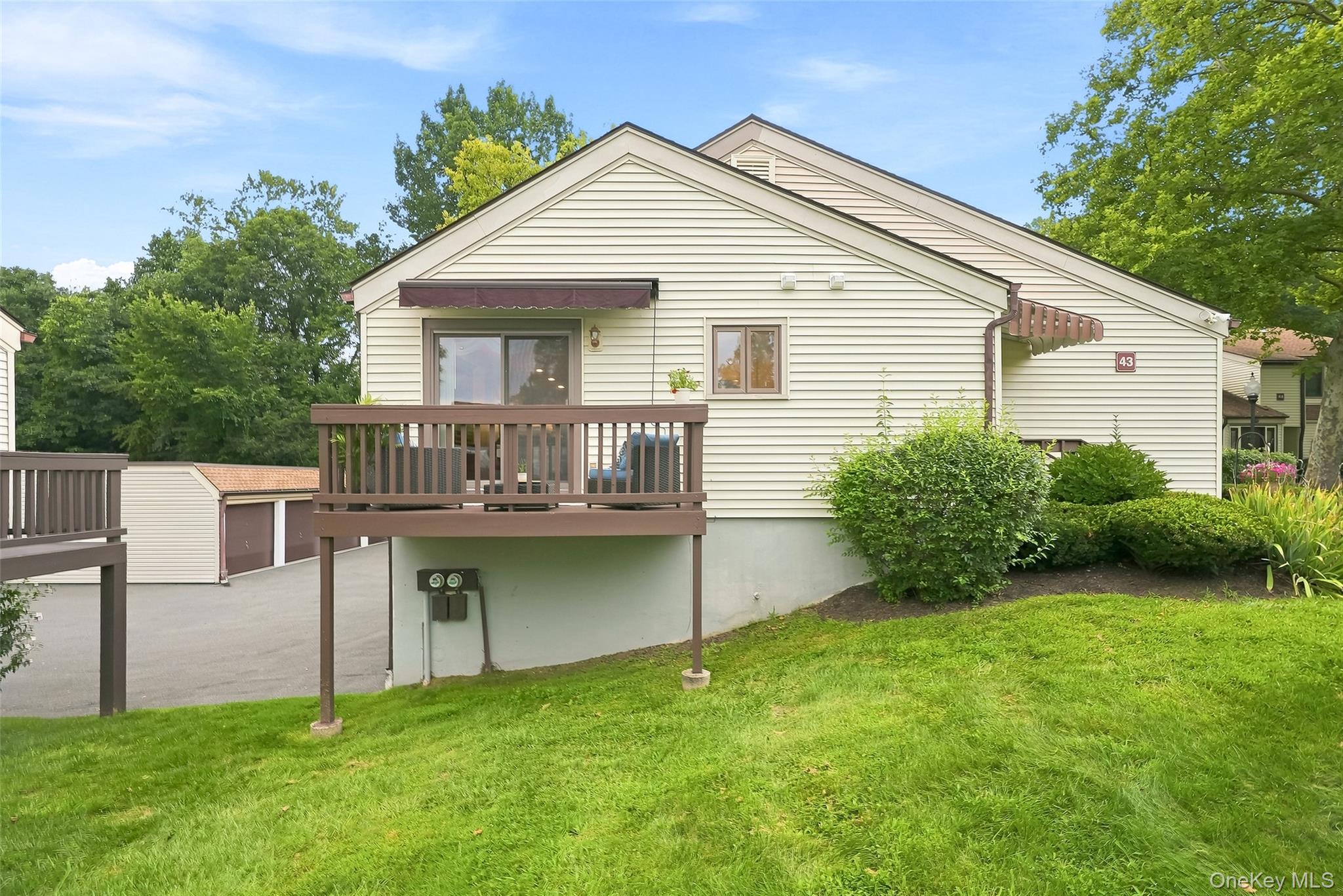 43 Jefferson Oval, Unit A photo 25
