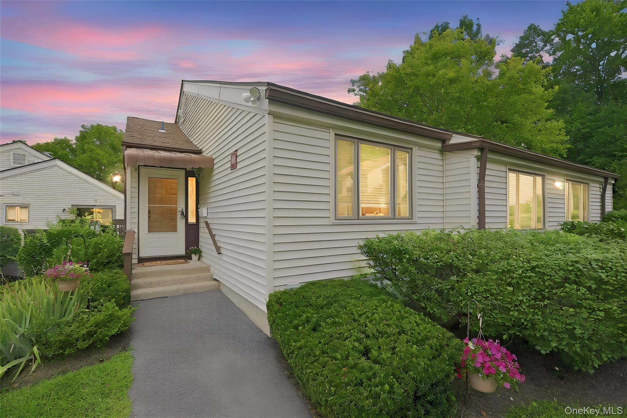 43 Jefferson Oval, Unit A