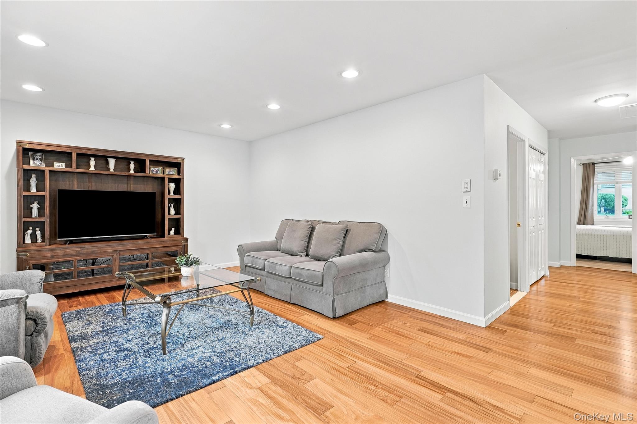 43 Jefferson Oval, Unit A photo 9