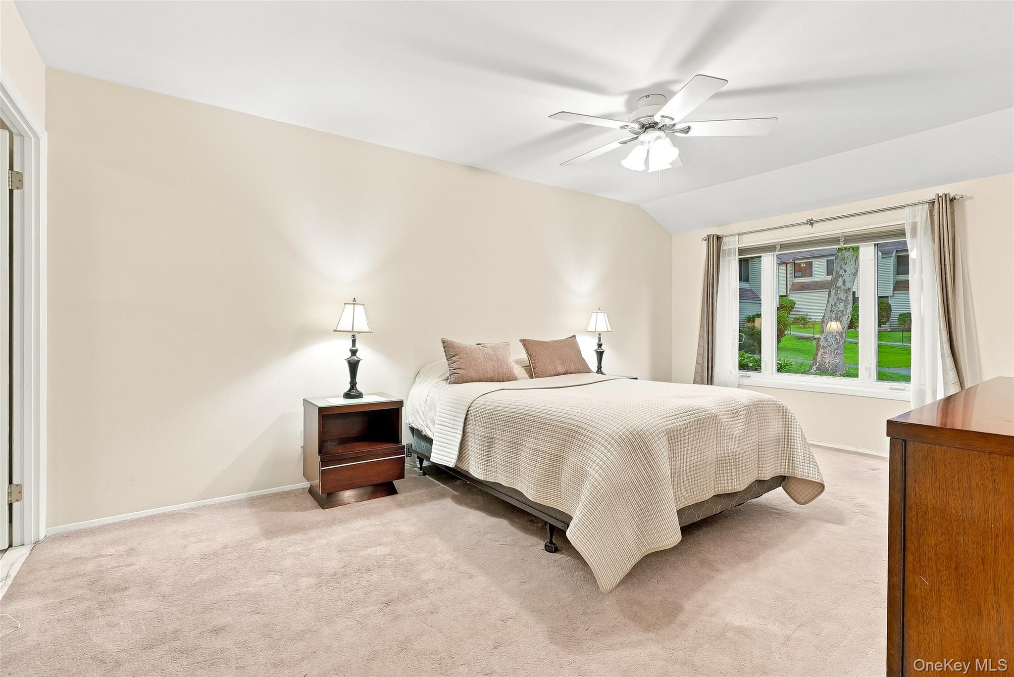 43 Jefferson Oval, Unit A photo 18