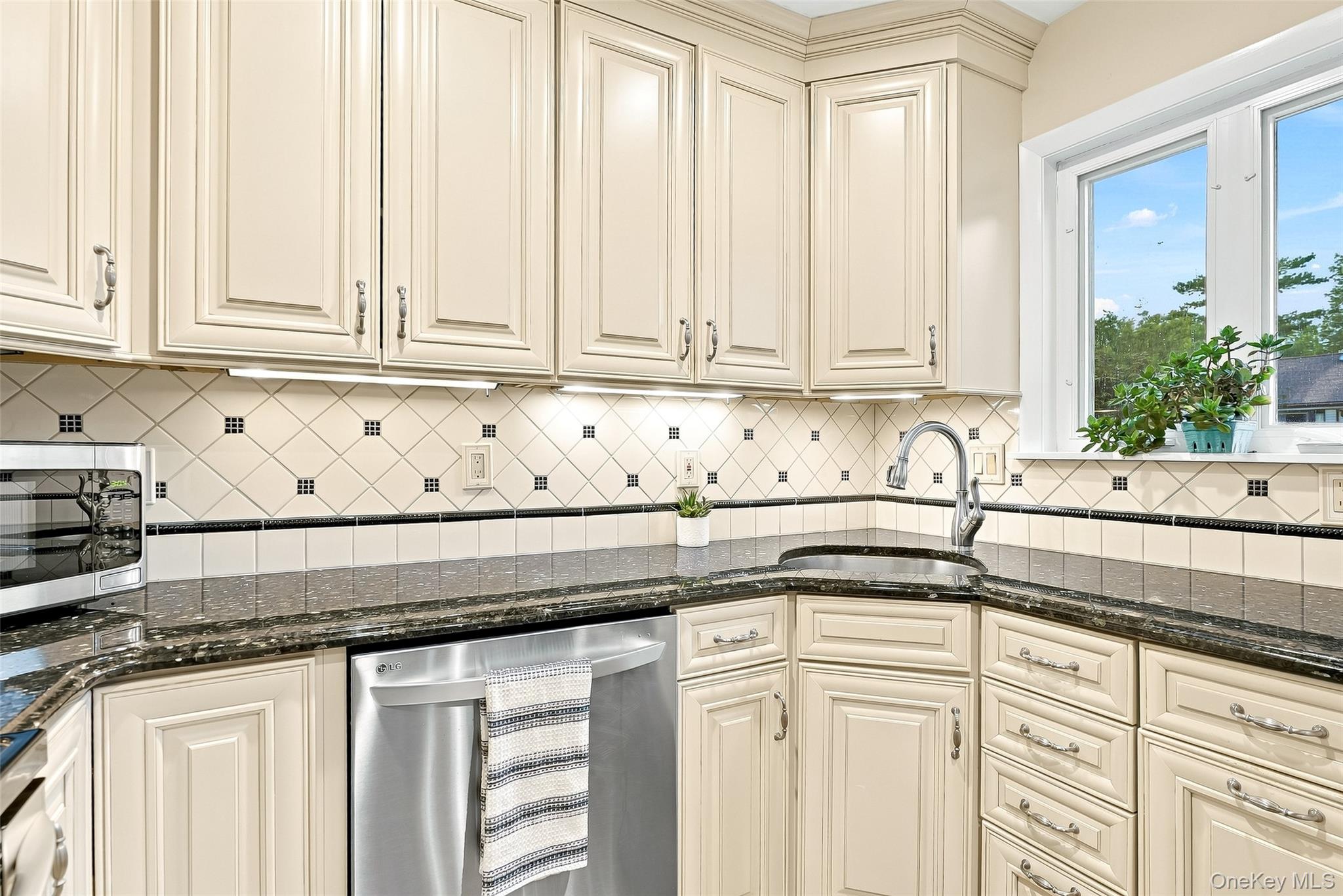 43 Jefferson Oval, Unit A photo 13