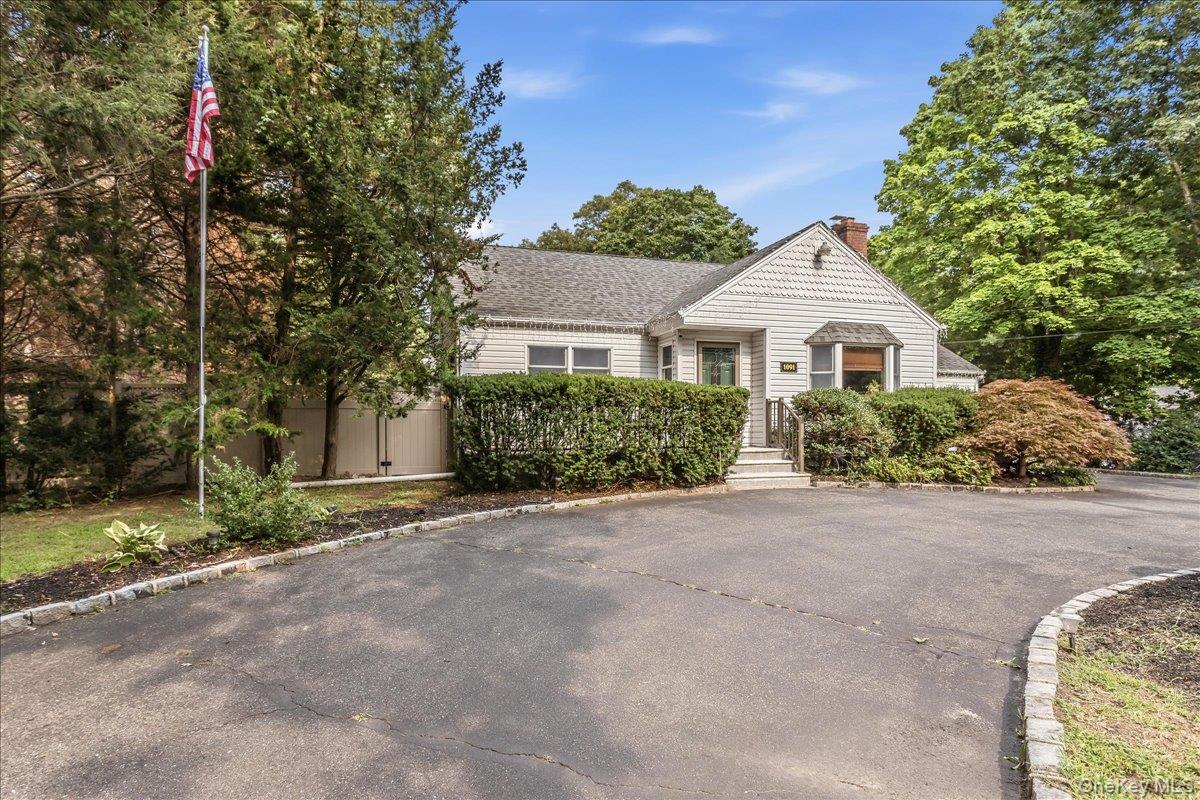 1091 Westminster Avenue – For Sale photo 2