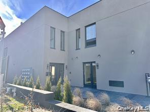 362 W Merrick Road, Unit 105