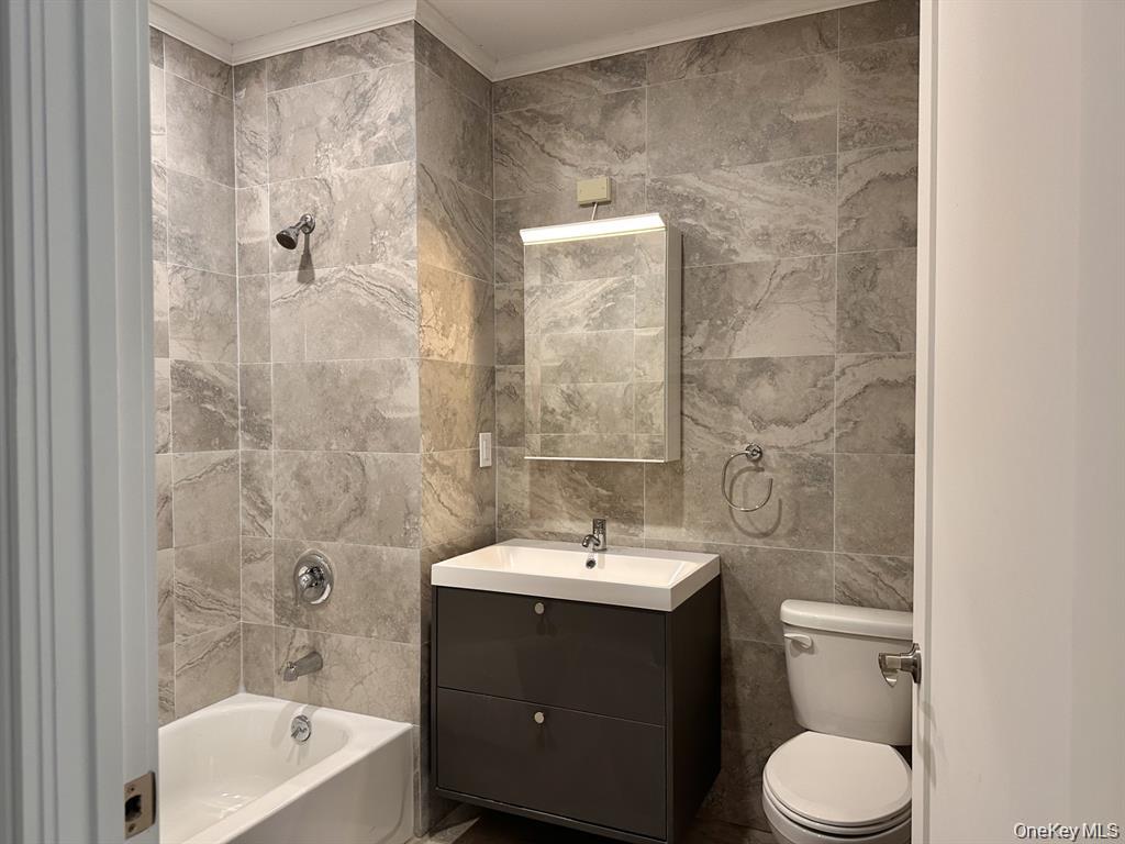 362 W Merrick Road, Unit 105 photo 4