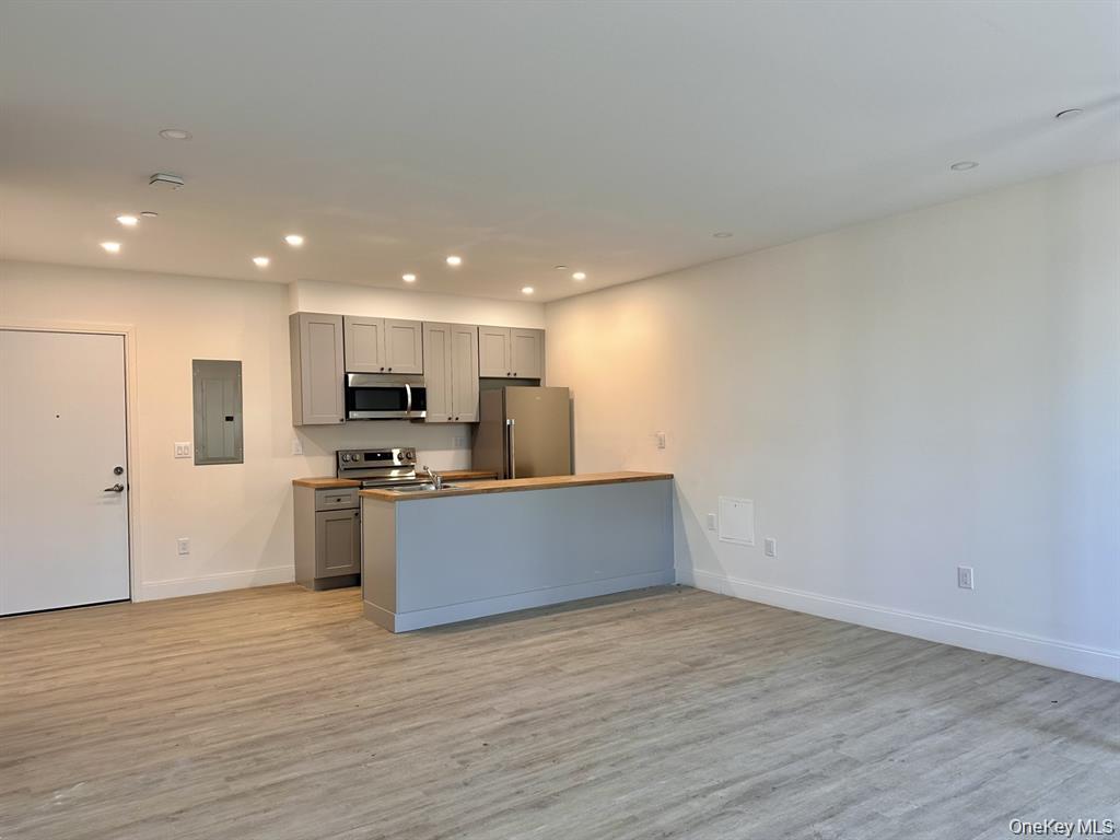 362 W Merrick Road, Unit 105 photo 2