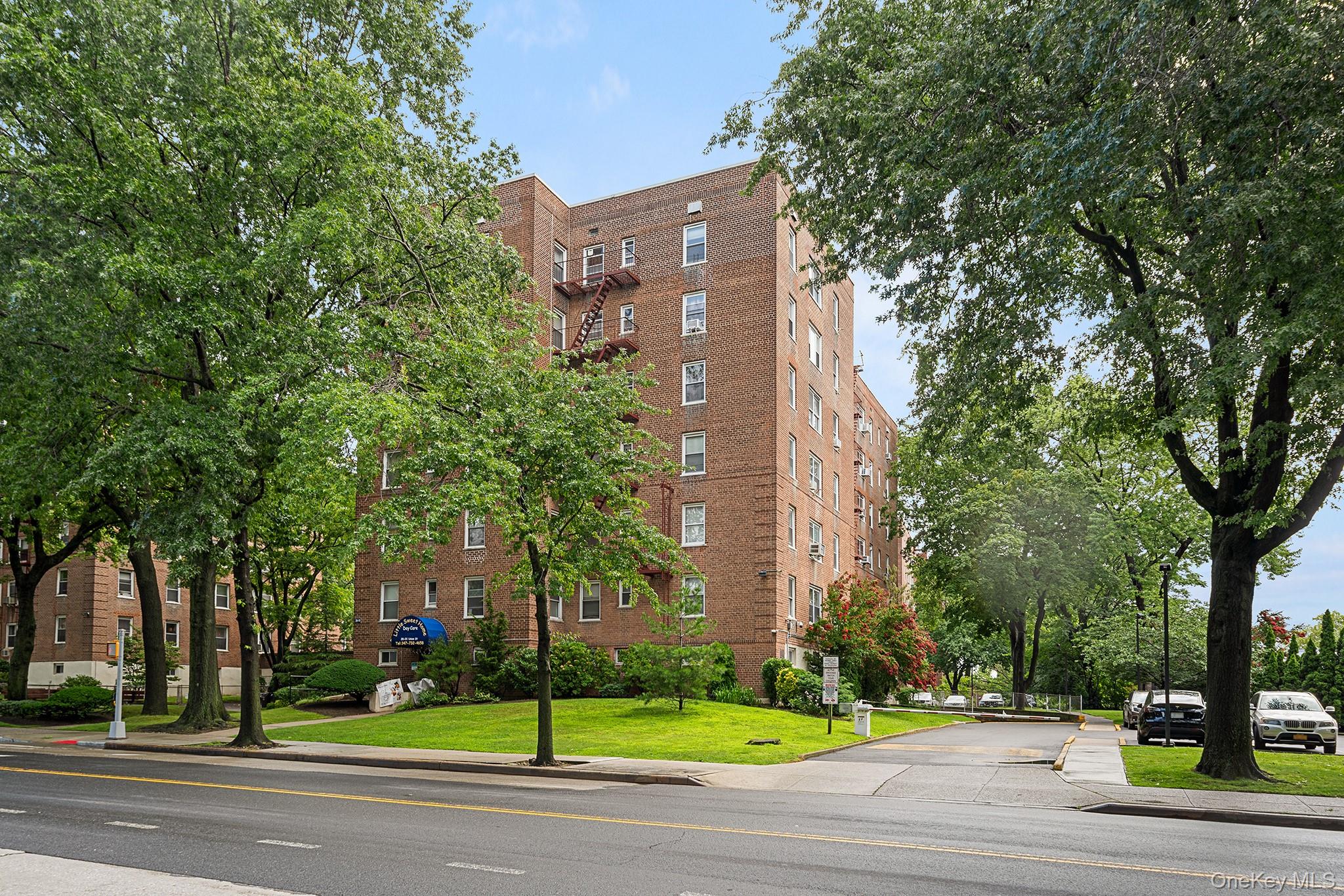 28-01 Union St, Unit 5F