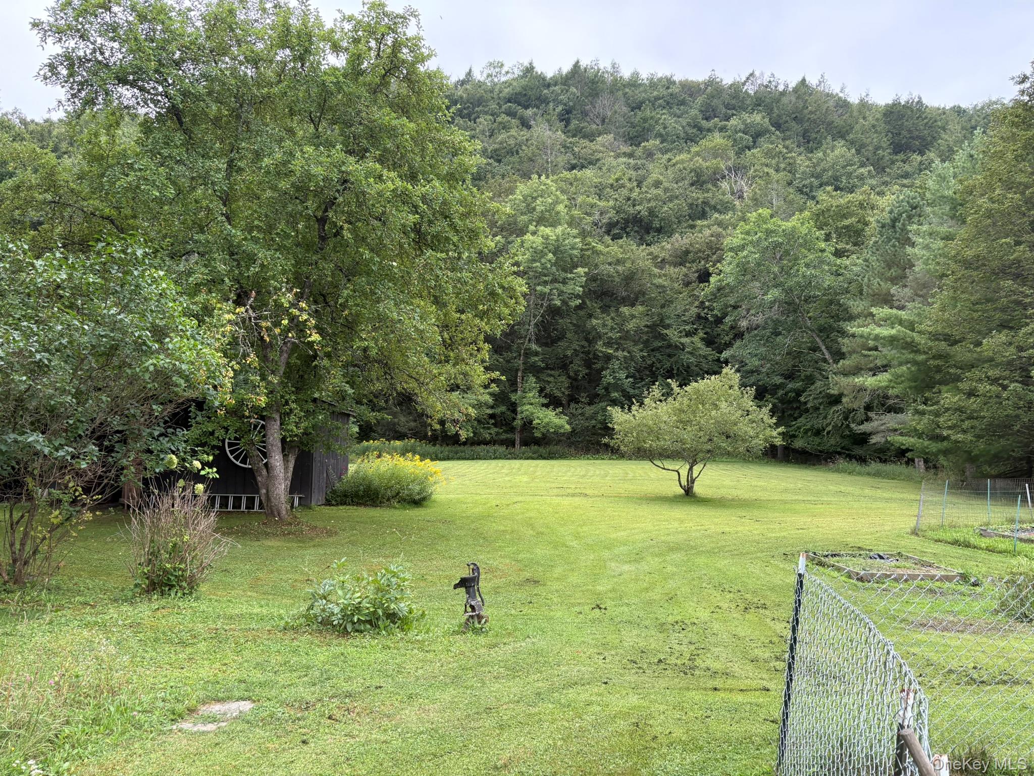 5 Riverside Drive – For Sale photo 28