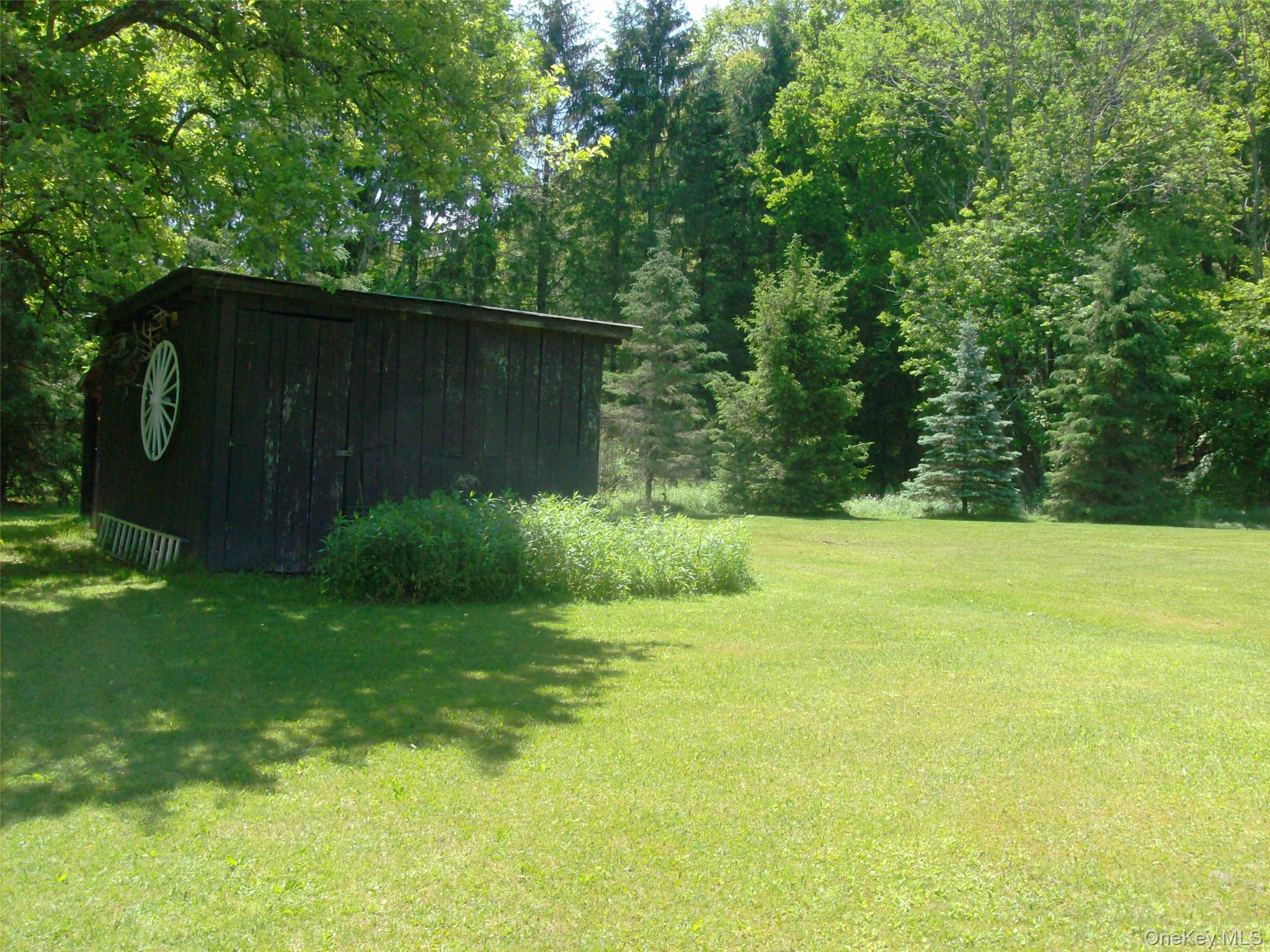 5 Riverside Drive – For Sale photo 15