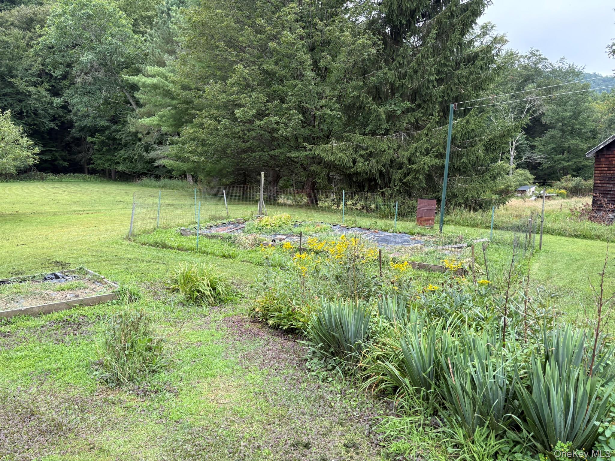 5 Riverside Drive – For Sale photo 29