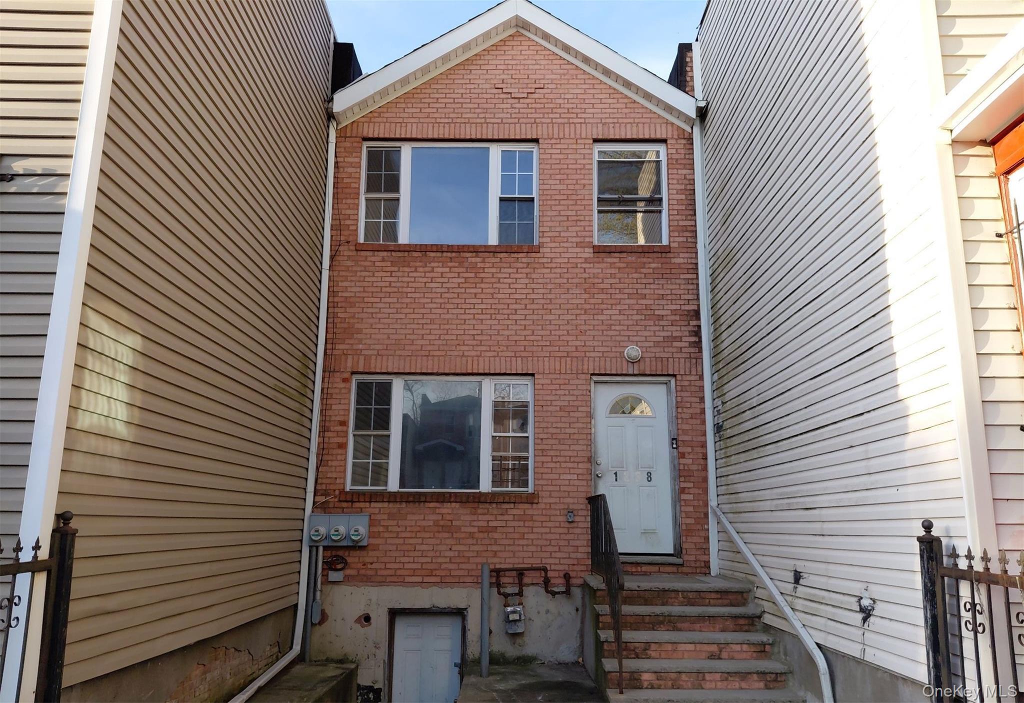 1338 Park Place – For Sale