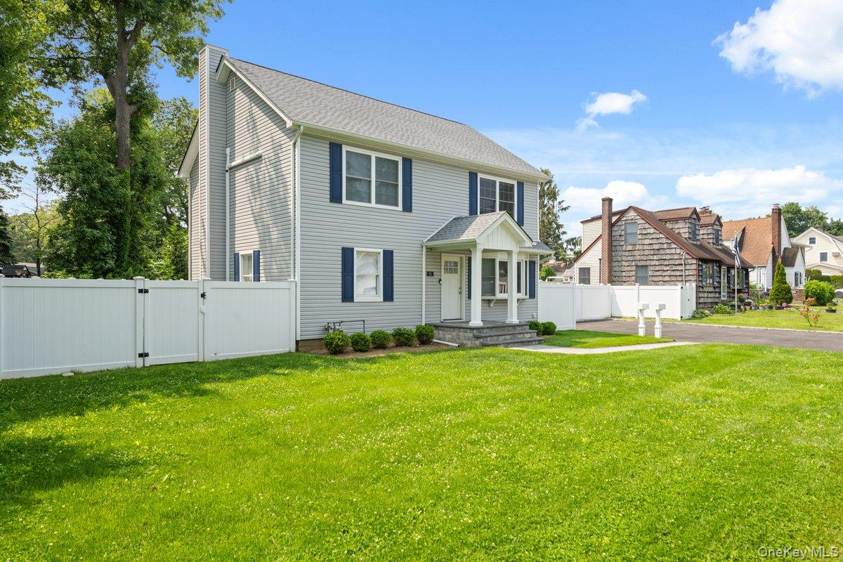 25 Lorraine Court, Unit 1 photo 2