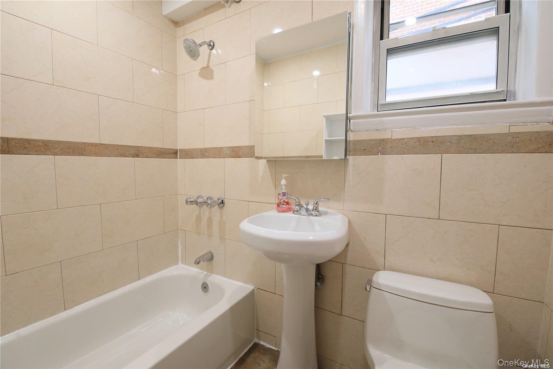 750 E Broadway, Unit C2 photo 18