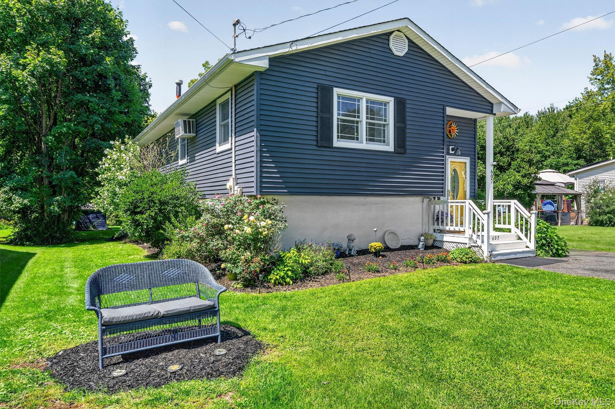 607 Heard Avenue – For Sale photo 2