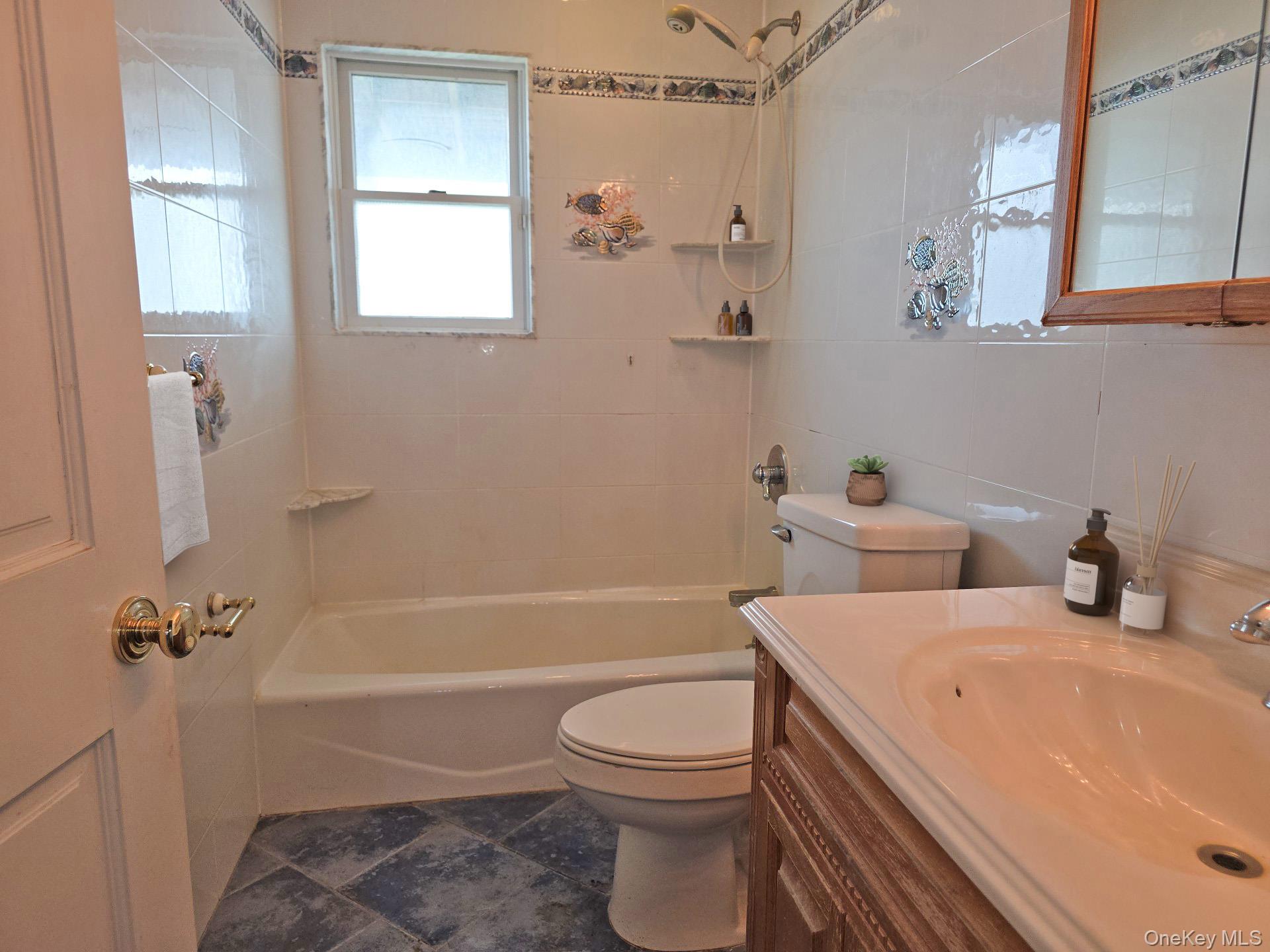 2871 Shore Road – For Sale photo 10