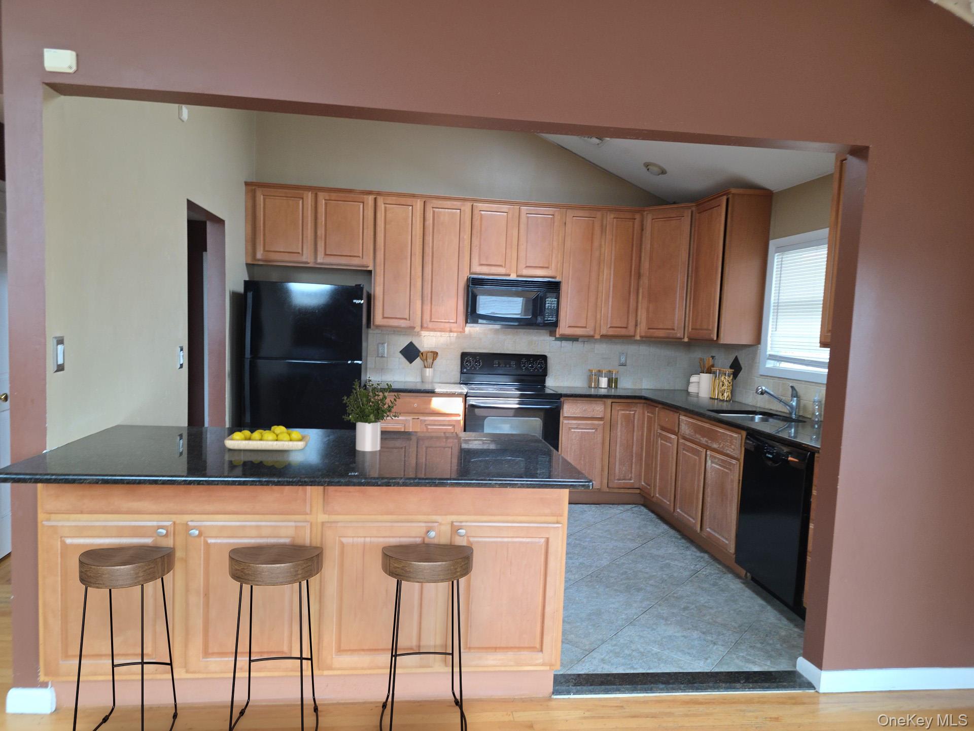 2871 Shore Road – For Sale photo 4