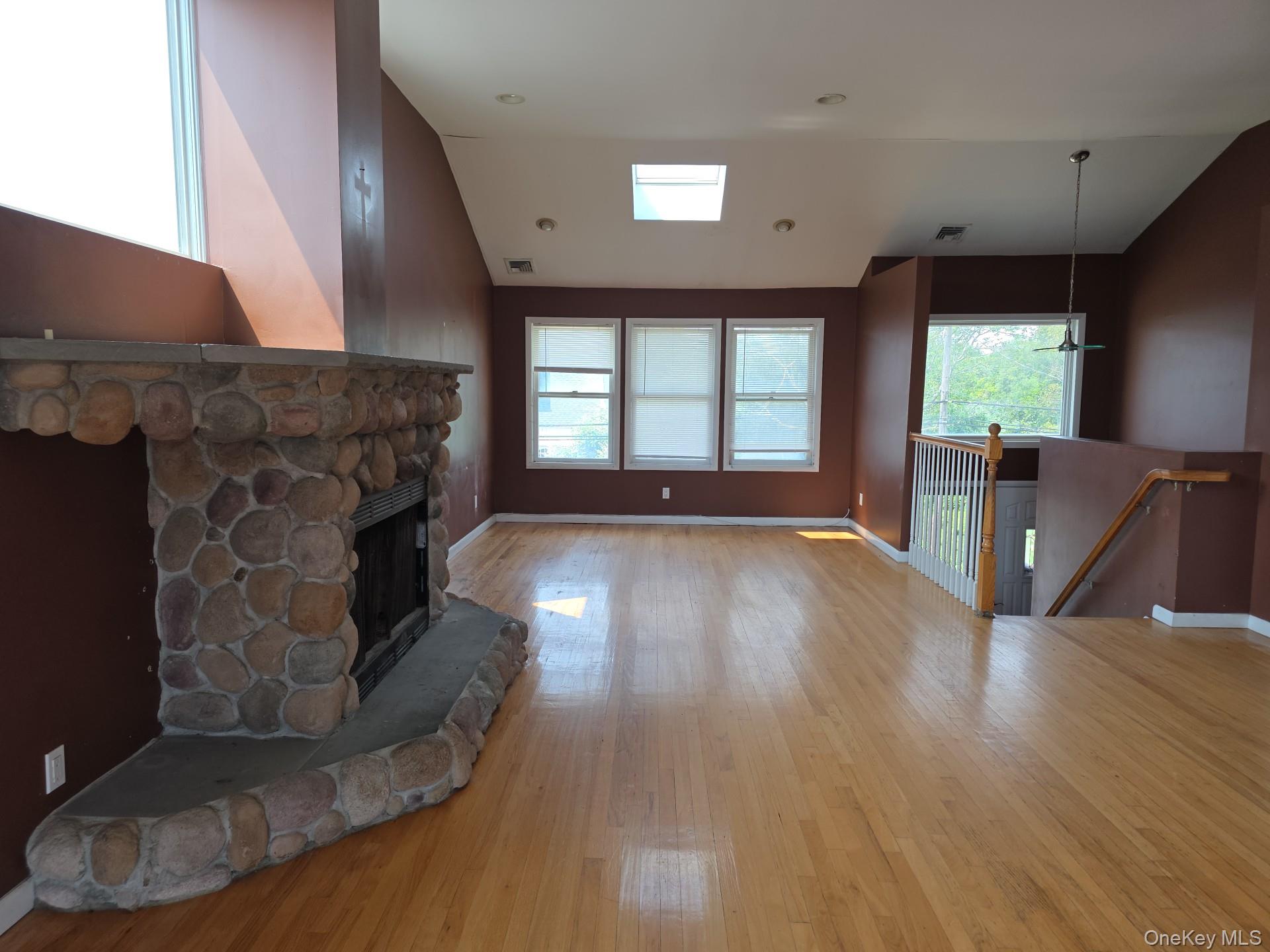 2871 Shore Road – For Sale photo 7