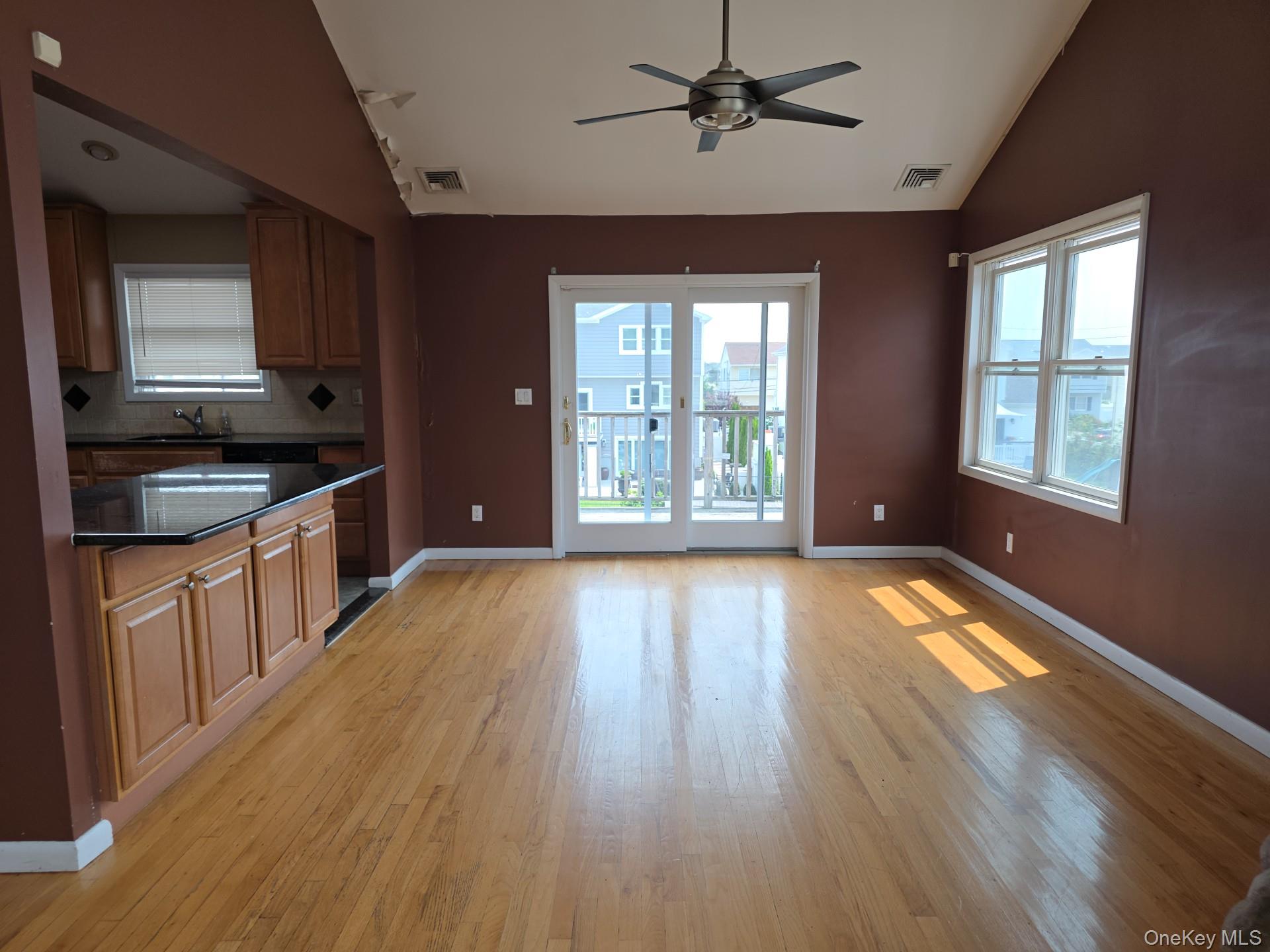 2871 Shore Road – For Sale photo 17