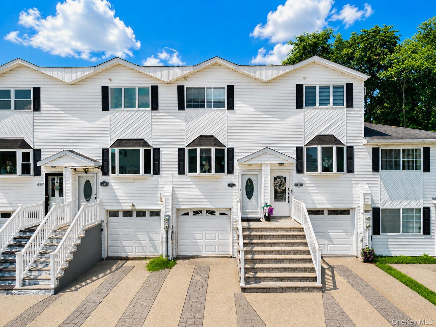 493 Medina Street – For Sale