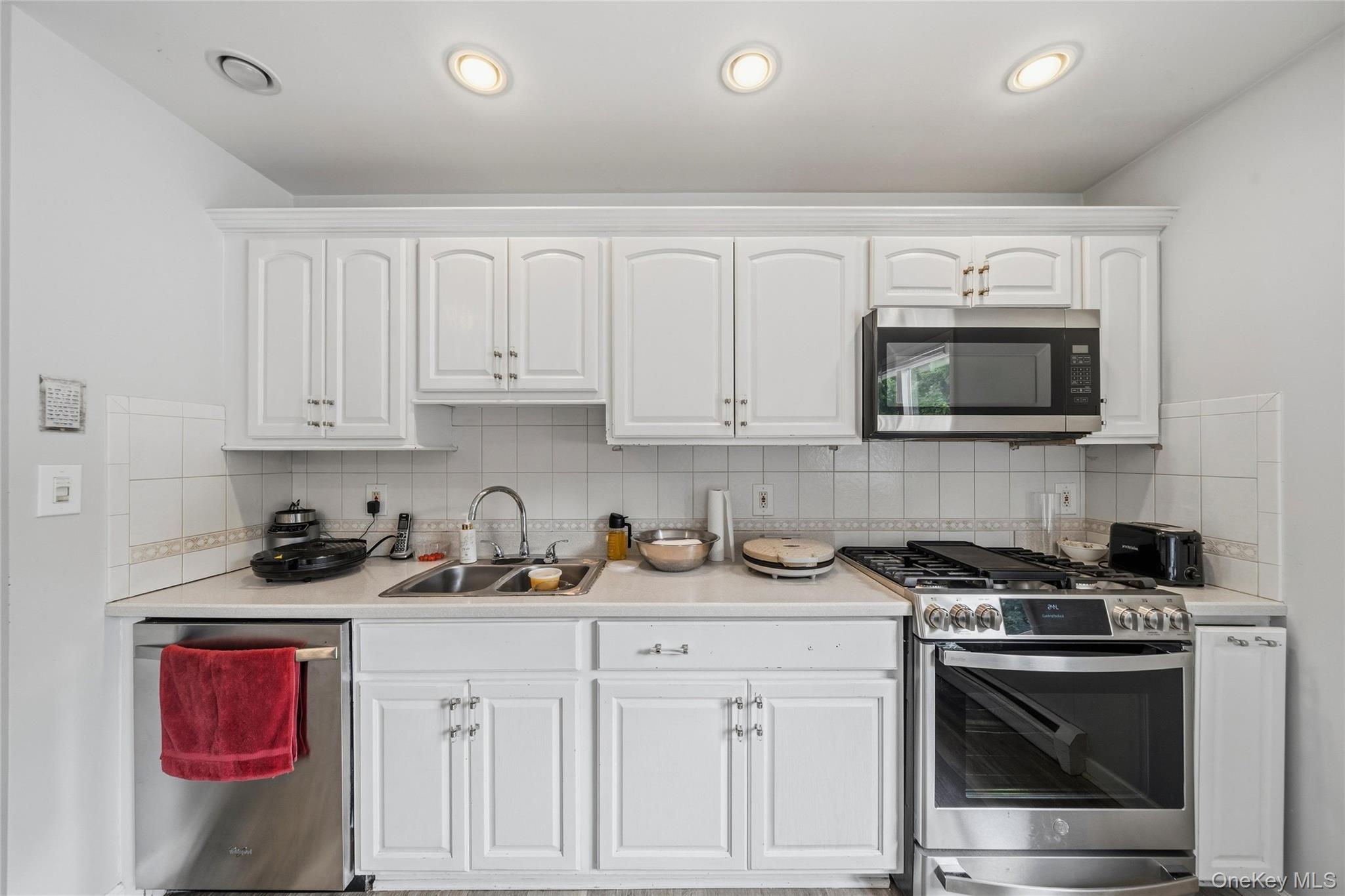 35 Newbury – For Sale photo 17