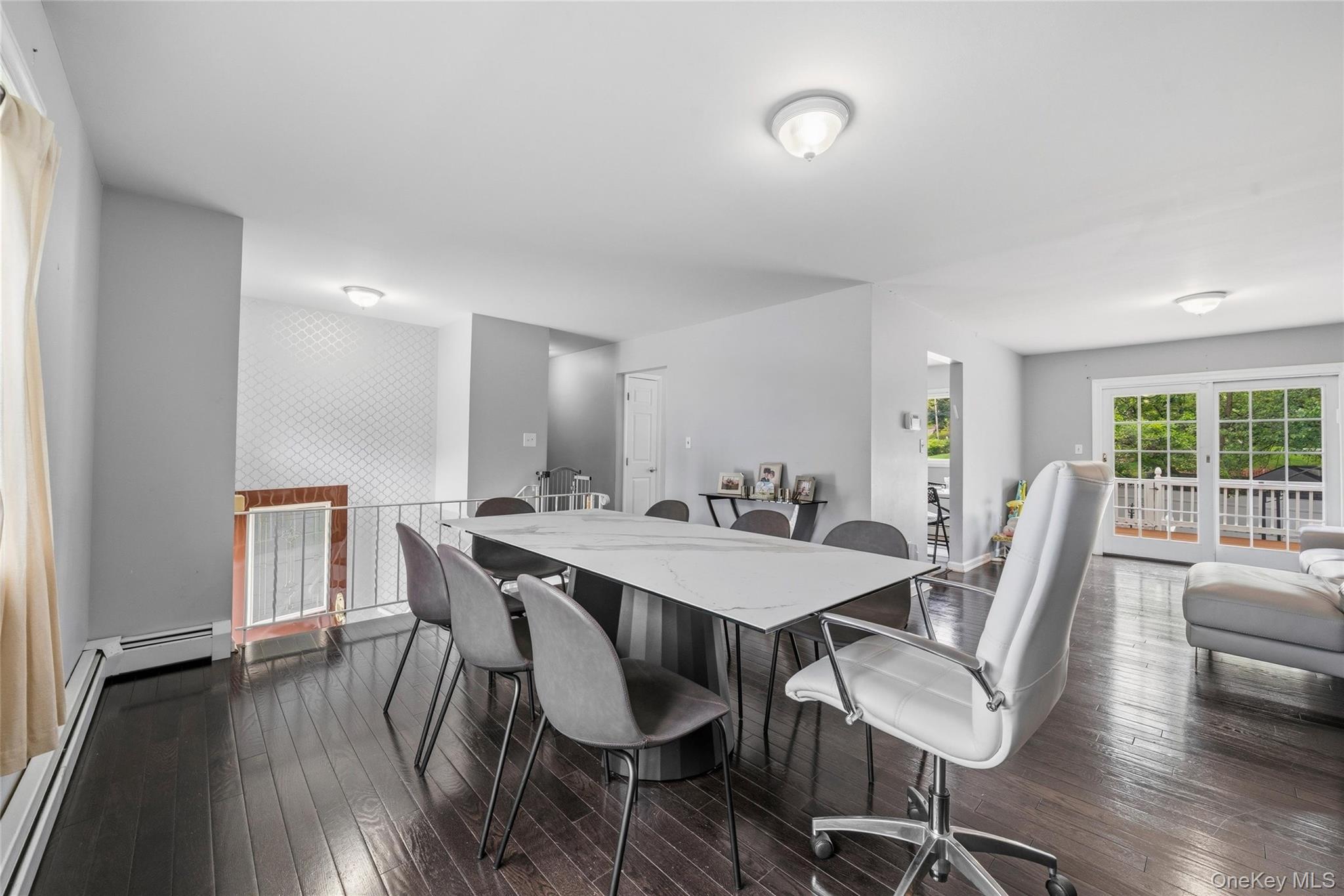 35 Newbury – For Sale photo 7