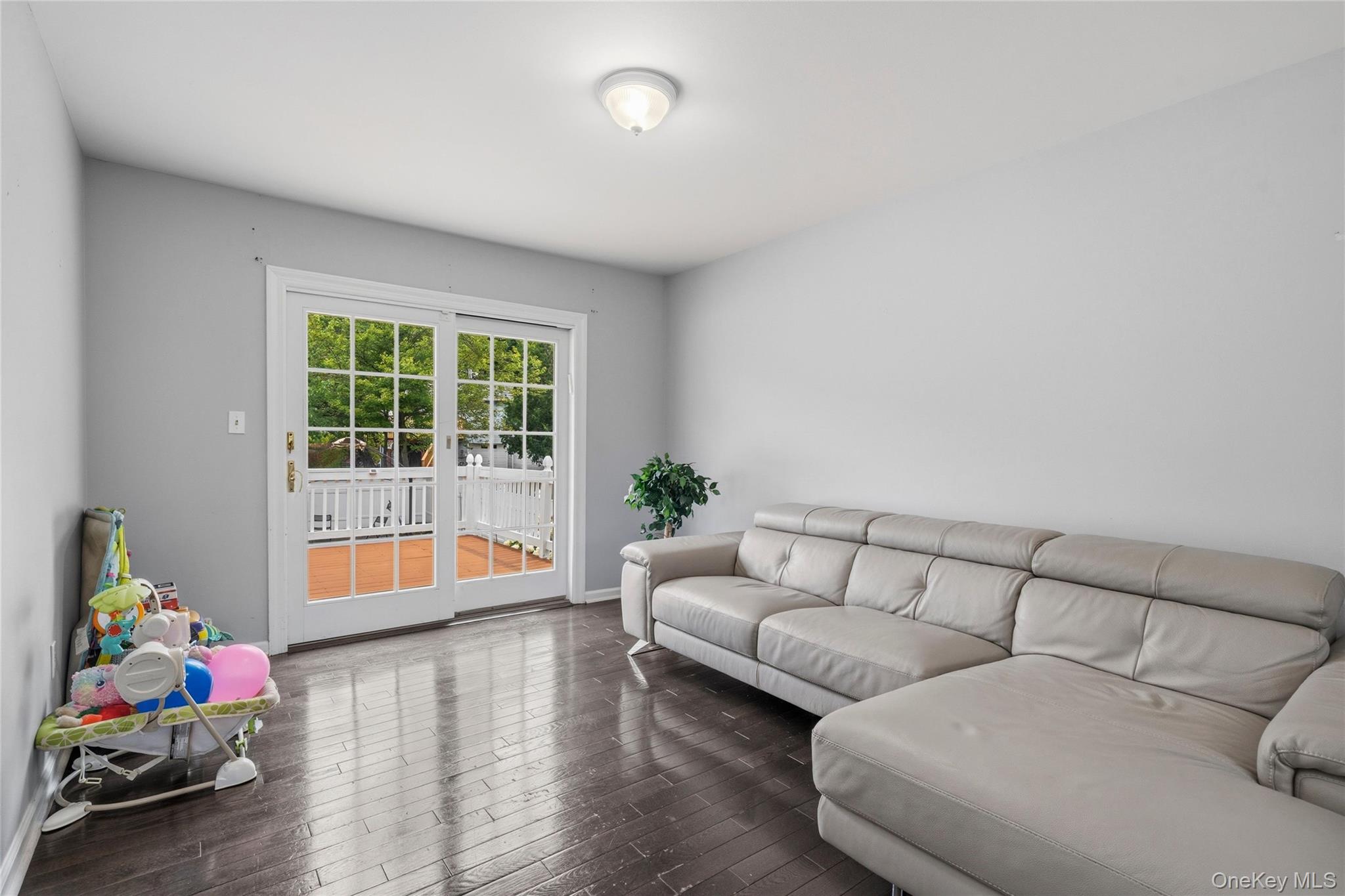 35 Newbury – For Sale photo 10