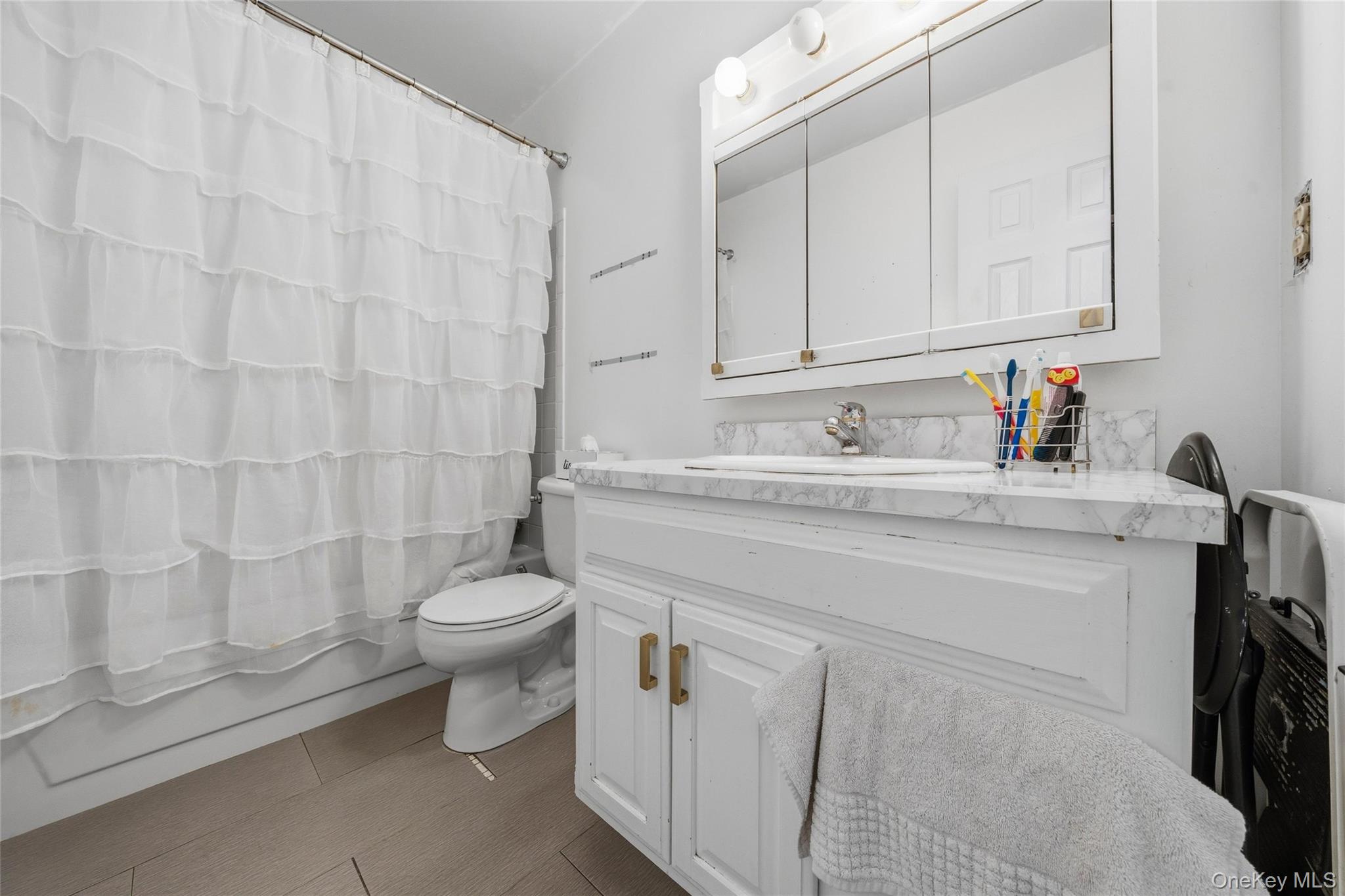 35 Newbury – For Sale photo 18