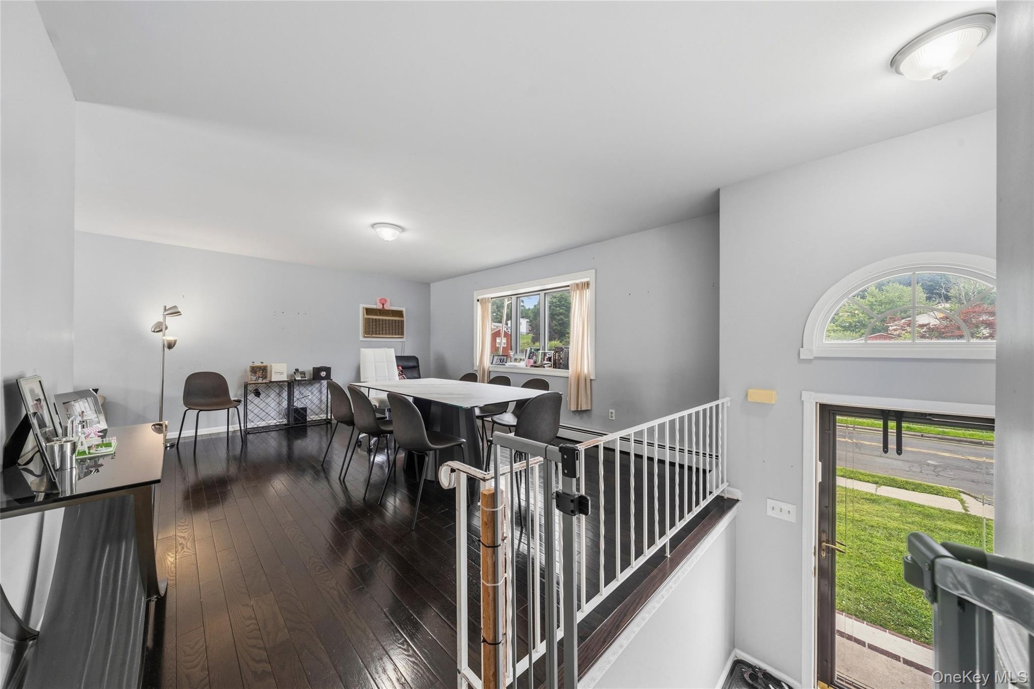35 Newbury – For Sale photo 9
