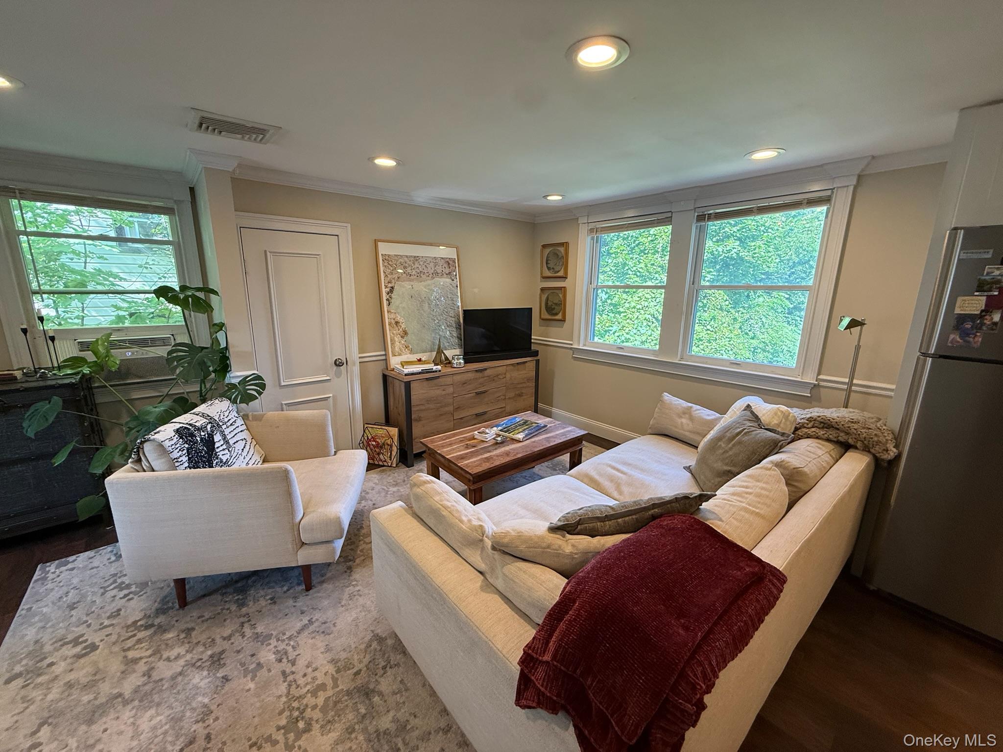 101 Elm Street – For Rent photo 4