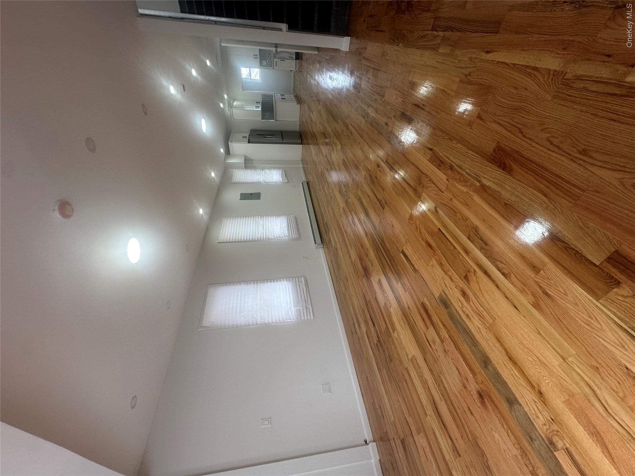 6918 69th Street – For Sale photo 24