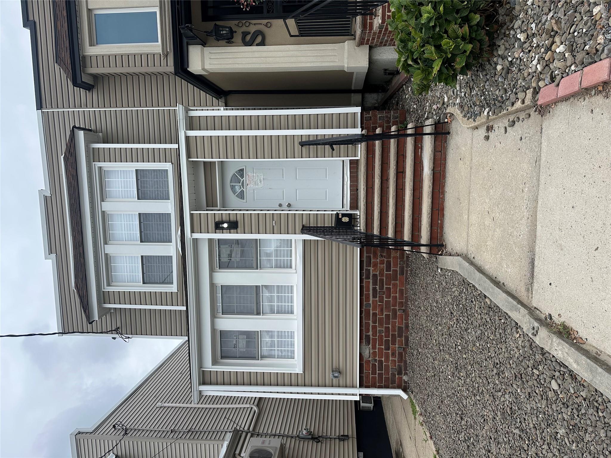6918 69th Street – For Sale