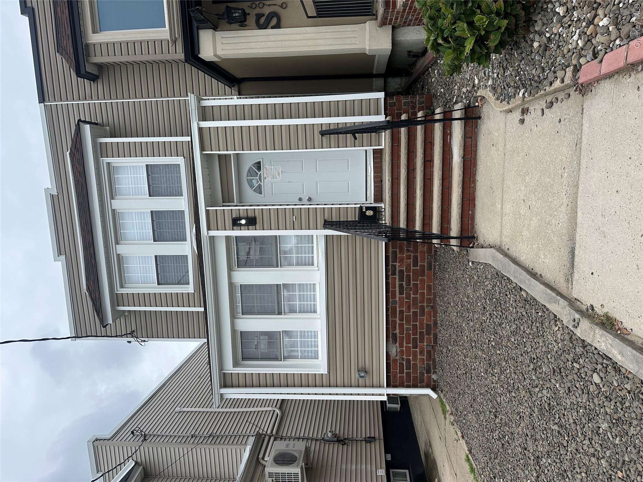 6918 69th Street – For Sale photo 33