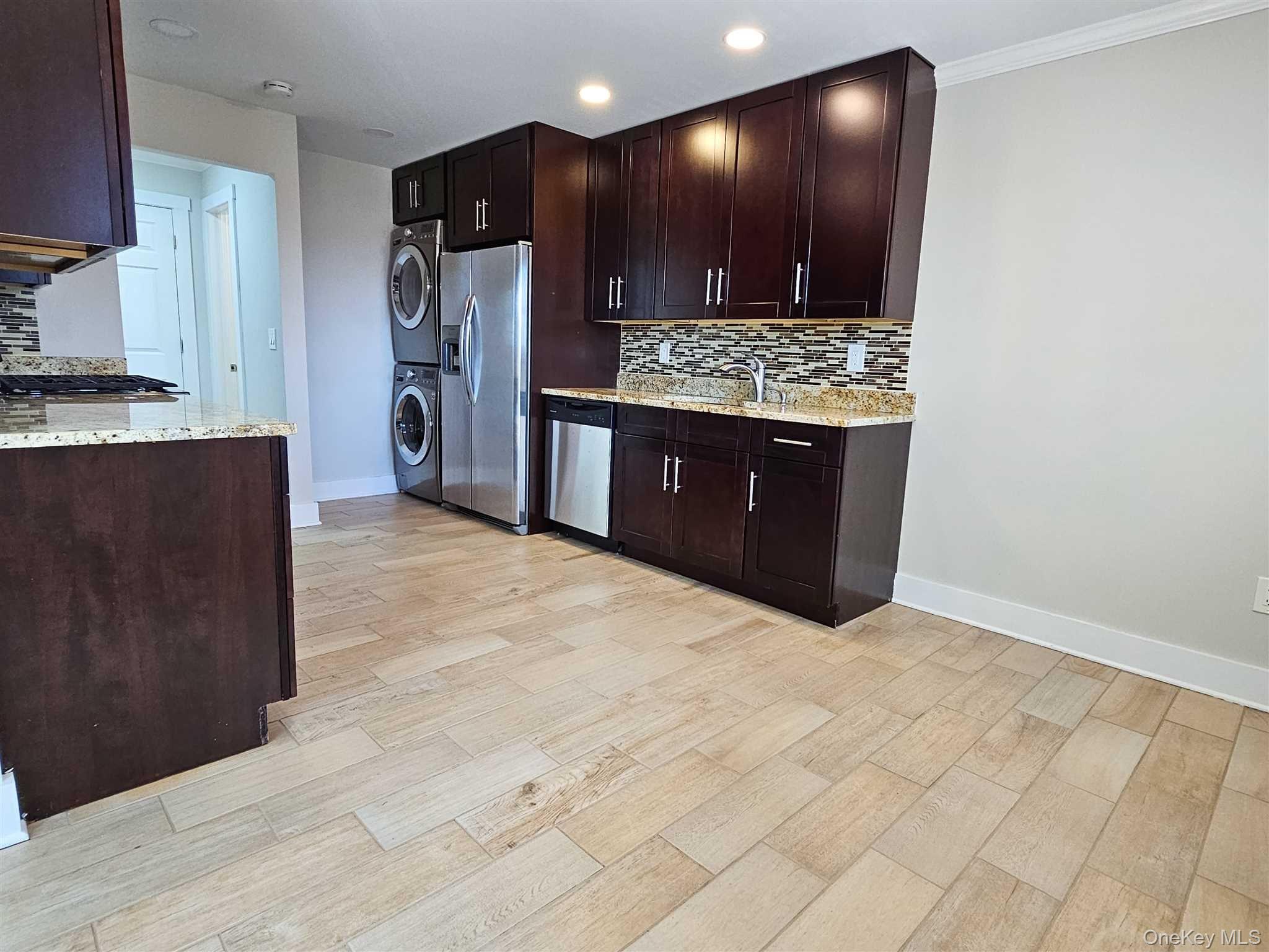 32 Alpine Drive, Unit H photo 2